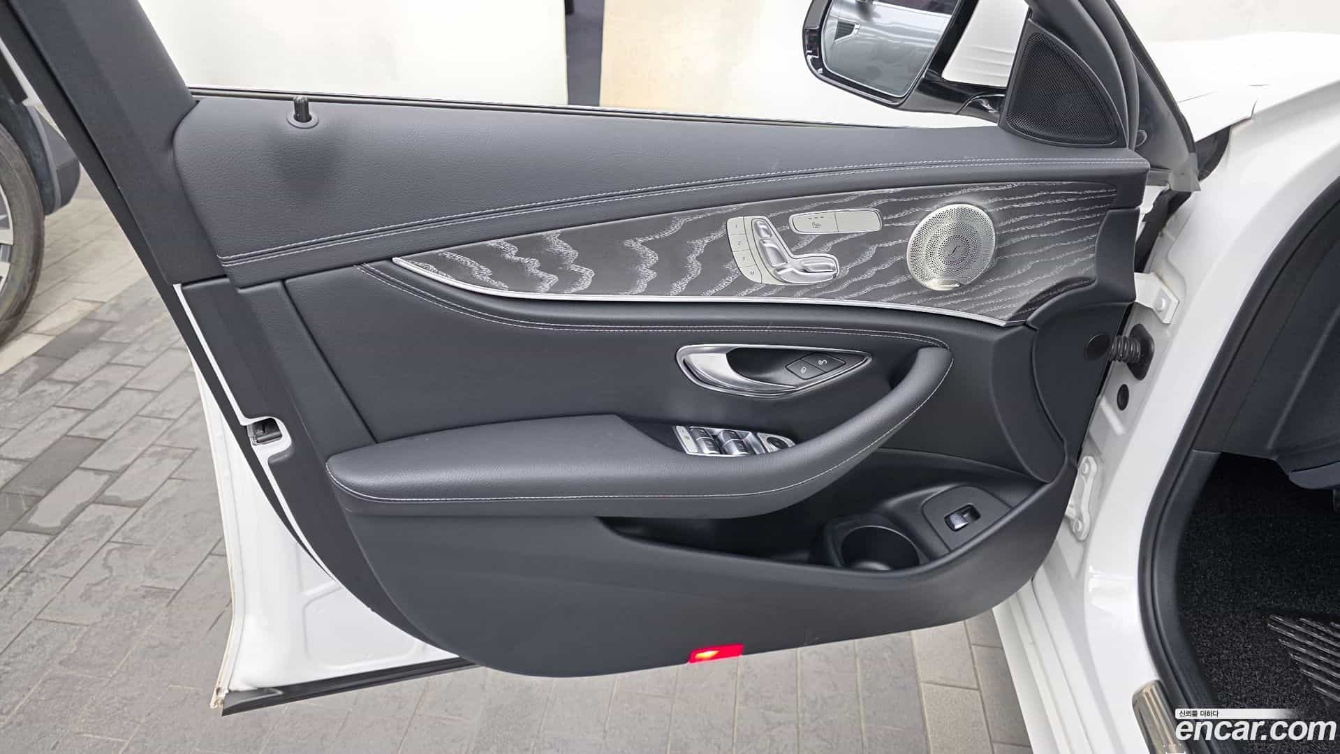 E-Class Mercedes-Benz 2021.3-INNER-034