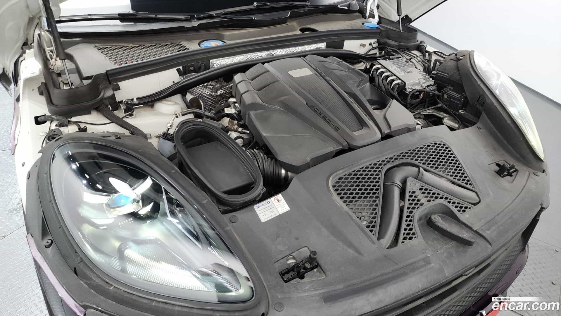 Macan Porsche 2020.8-OUTER-006