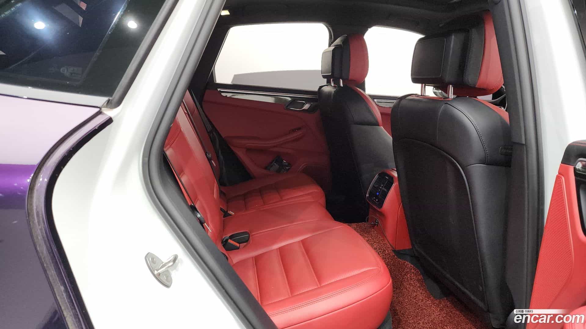 Macan Porsche 2020.8-OPTION-015