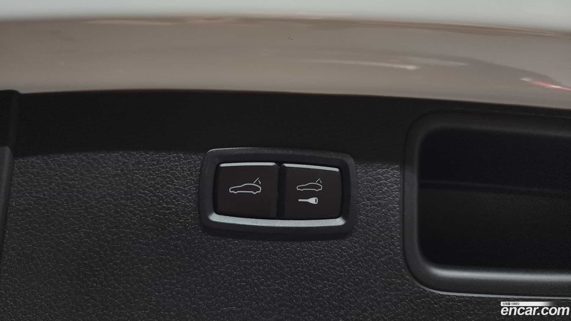Macan Porsche 2020.8-OPTION-022