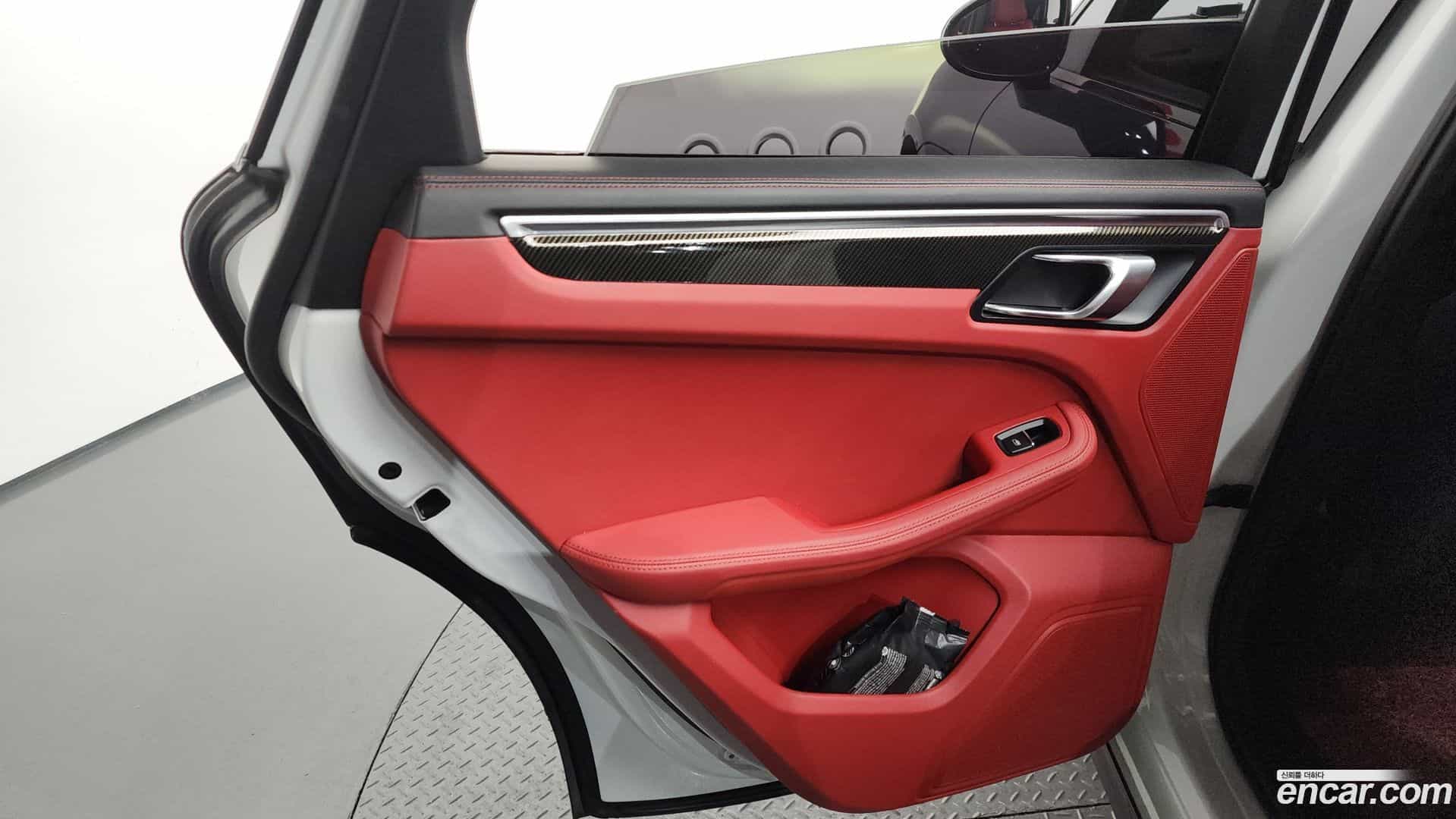 Macan Porsche 2020.8-INNER-035