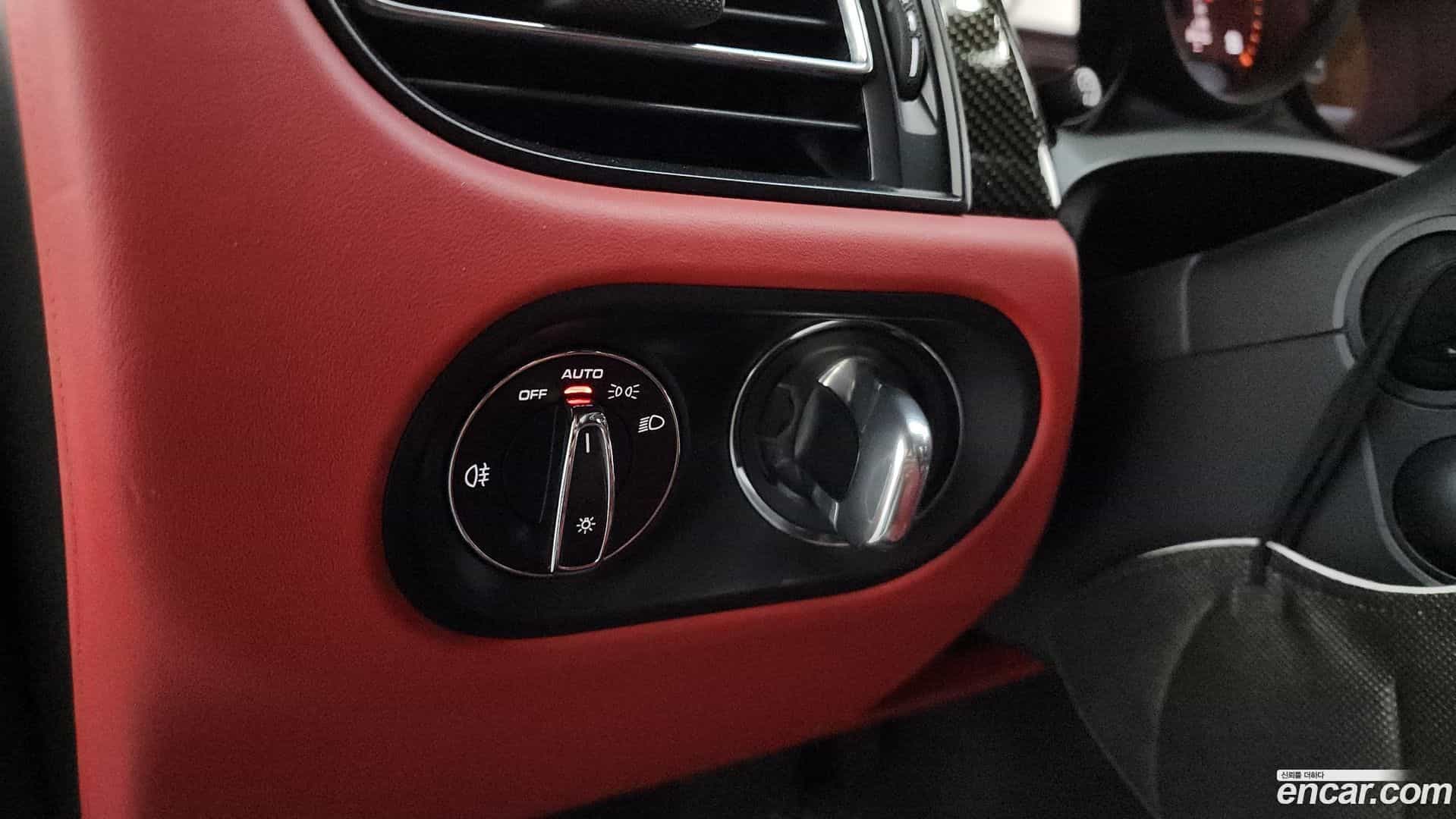 Macan Porsche 2020.8-OPTION-042