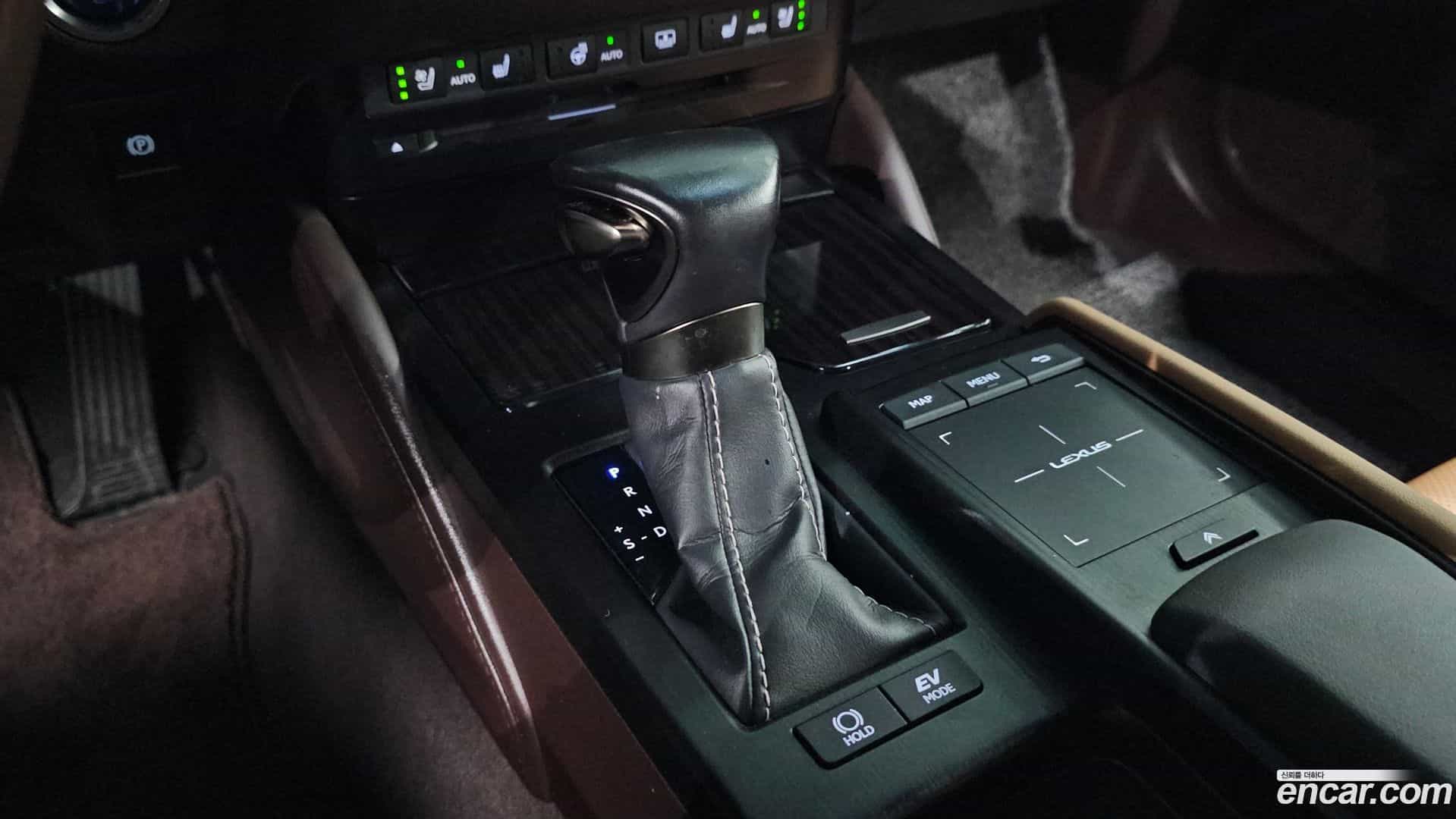 ES Lexus 2019.4-INNER-009