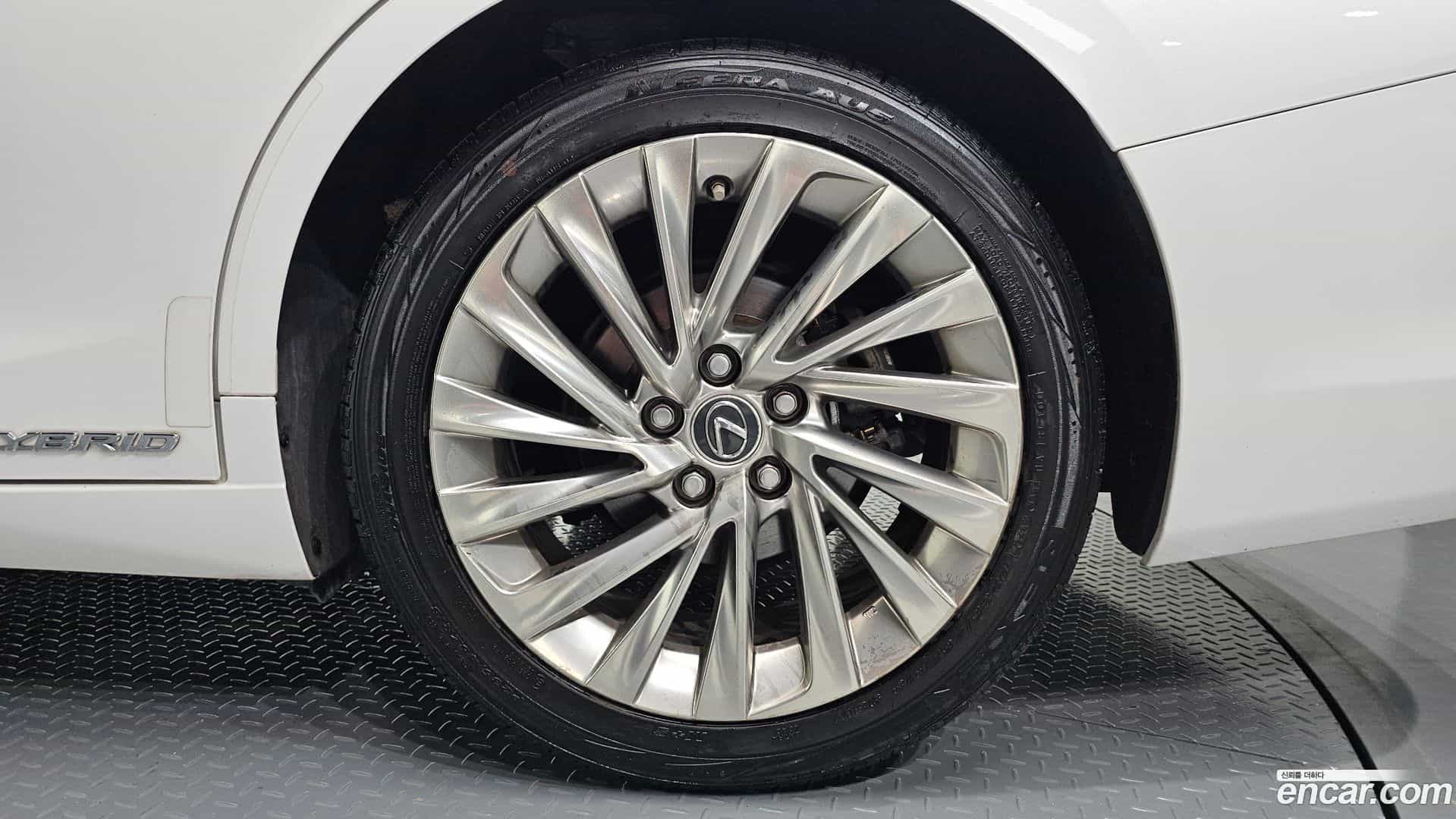 ES Lexus 2019.4-OUTER-031