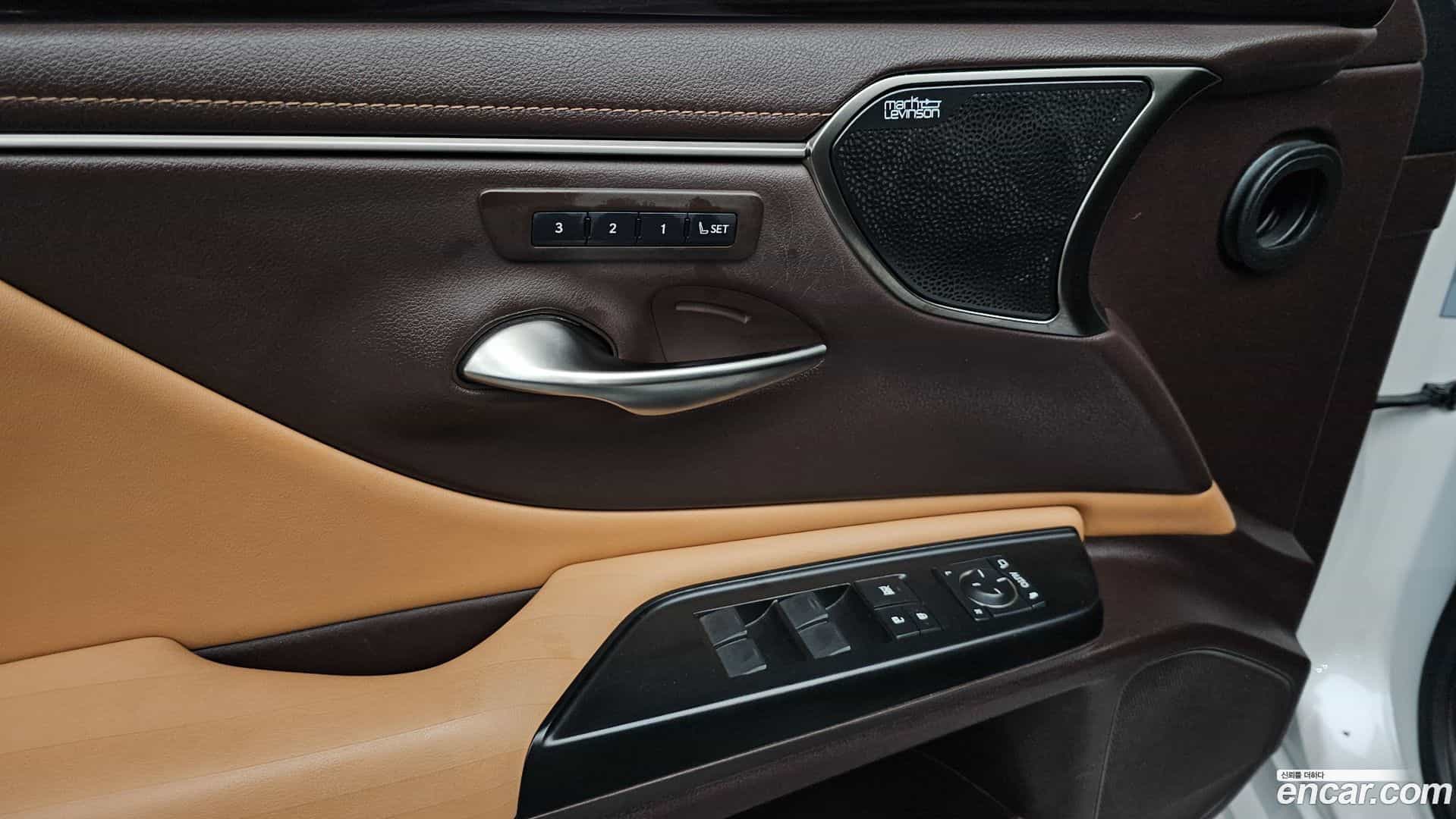 ES Lexus 2019.4-OPTION-041