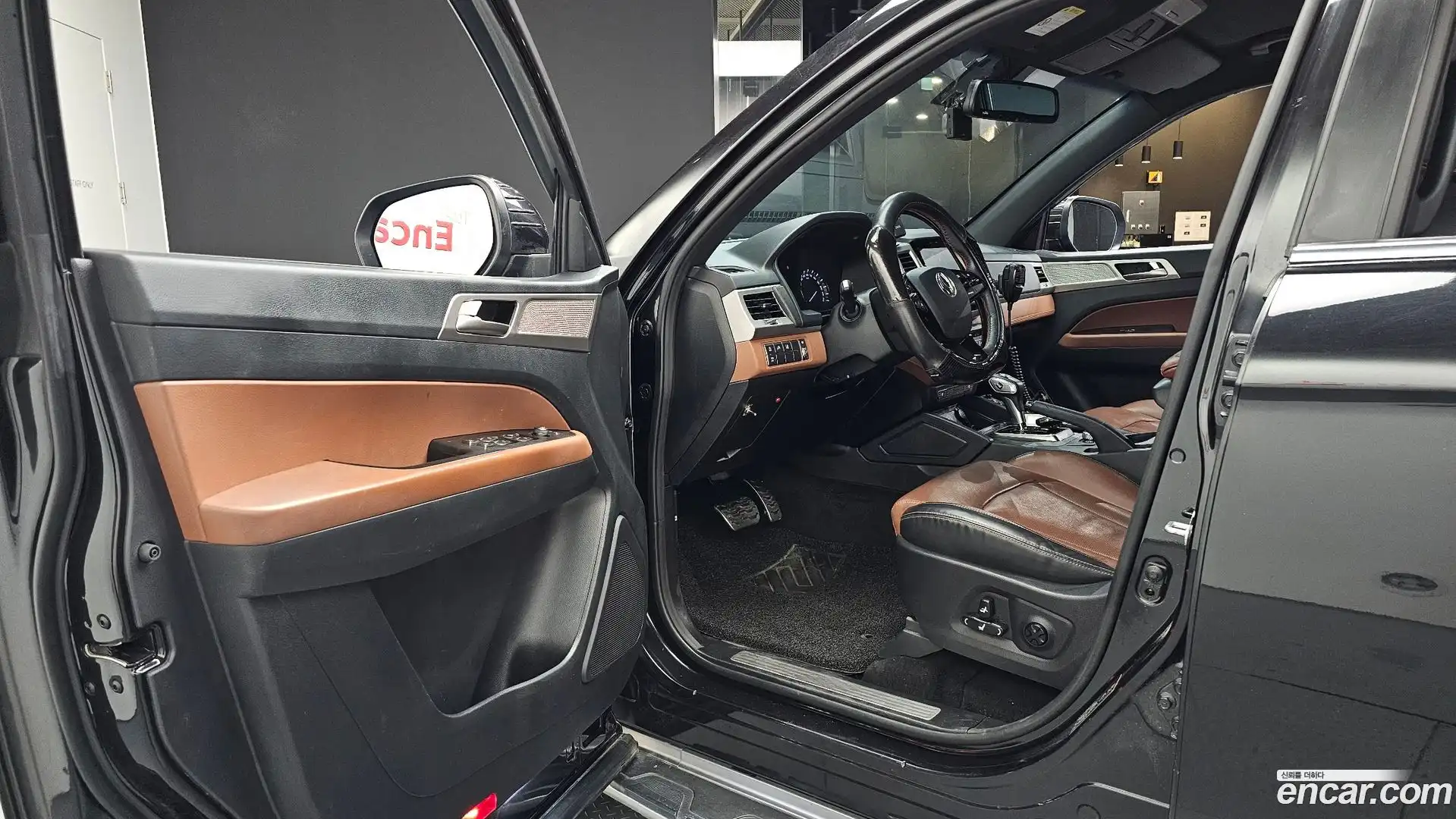 Rexton KG Mobility 2019.6-INNER-010