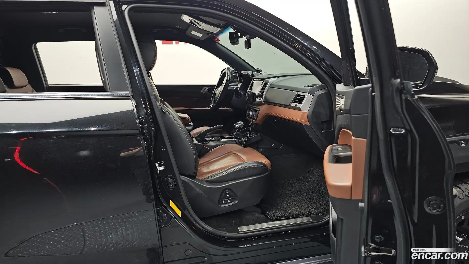 Rexton KG Mobility 2019.6-INNER-036