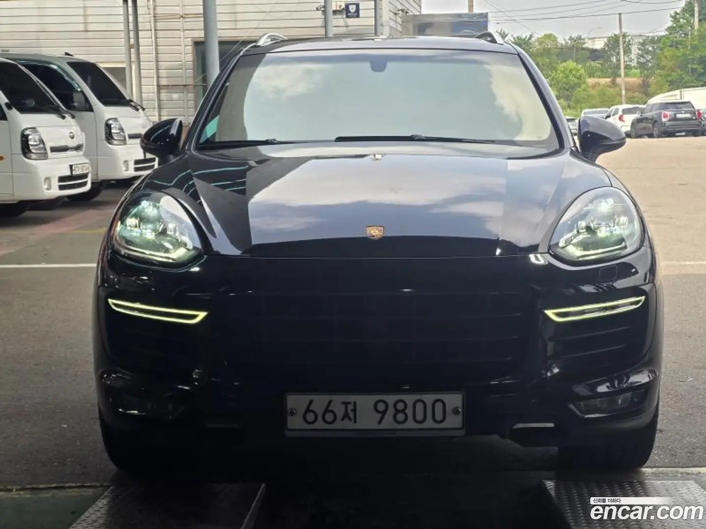 Main__Slider__Photo:Cayenne Porsche 2015.0-0