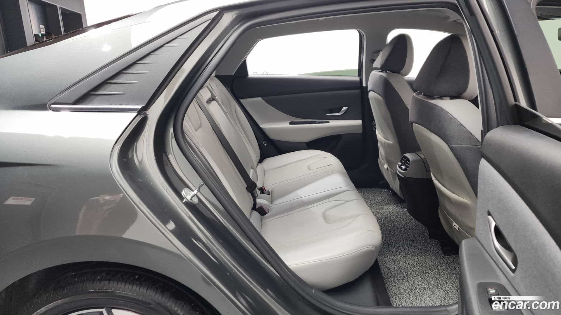 AVANTE Hyundai 2022.8-OPTION-015