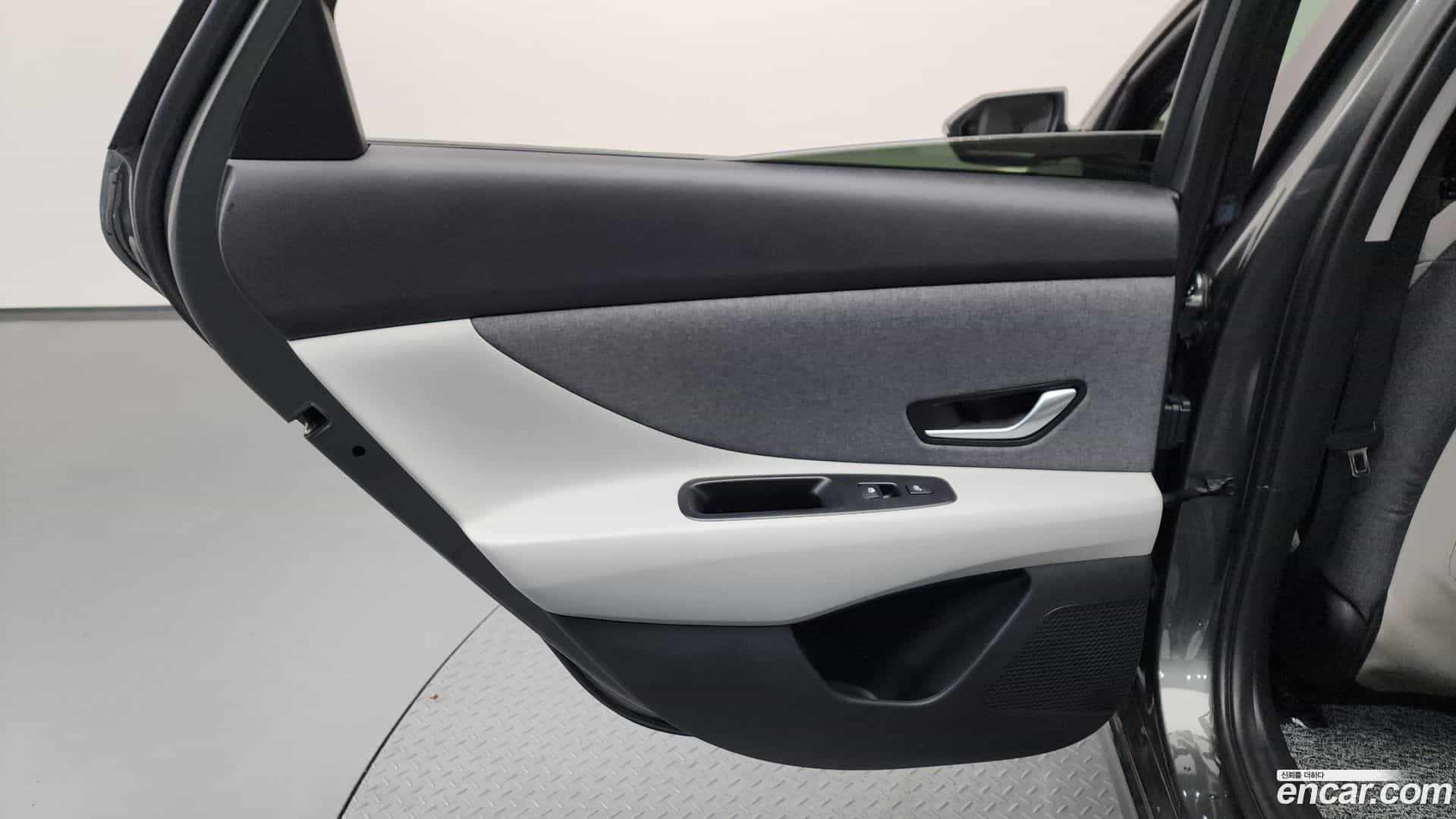 AVANTE Hyundai 2022.8-INNER-035
