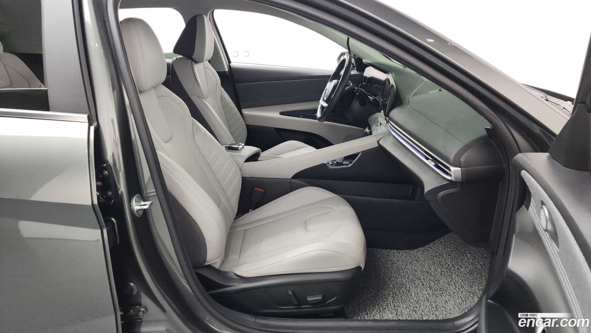 AVANTE Hyundai 2022.8-INNER-036