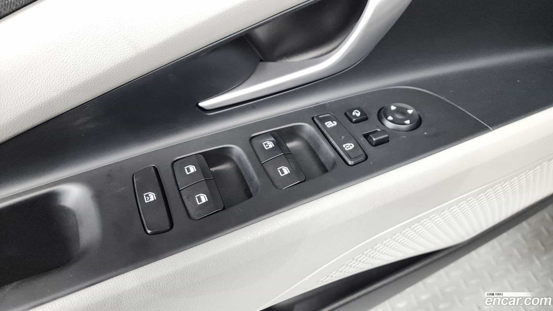 AVANTE Hyundai 2022.8-OPTION-042