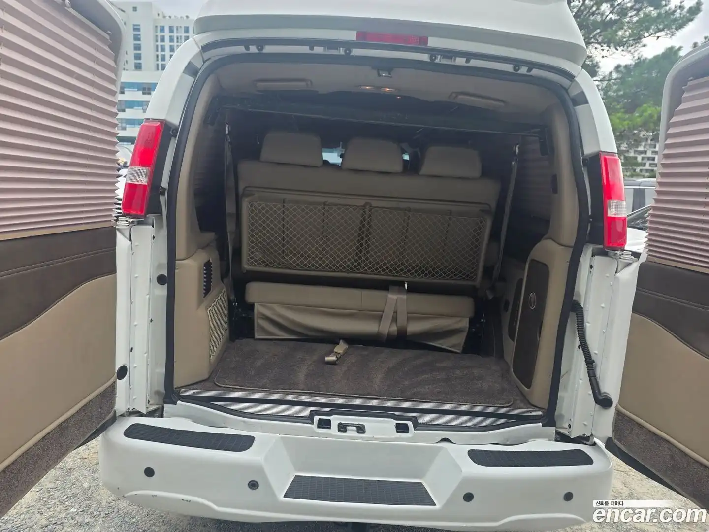 Express Van Chevrolet 2018.9-OUTER-006