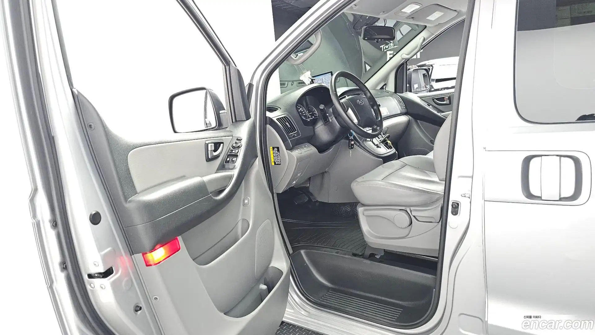 Starex Hyundai 2020.11-INNER-010