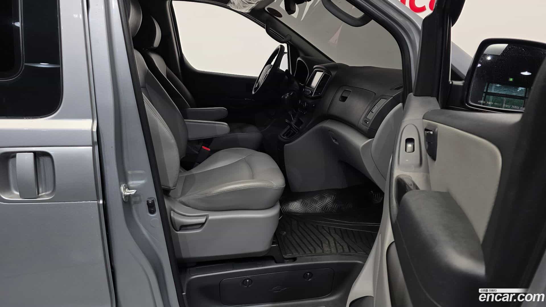 Starex Hyundai 2017.1-OPTION-015