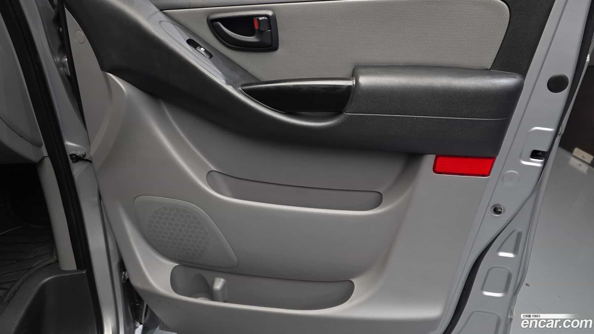 Starex Hyundai 2017.1-INNER-035