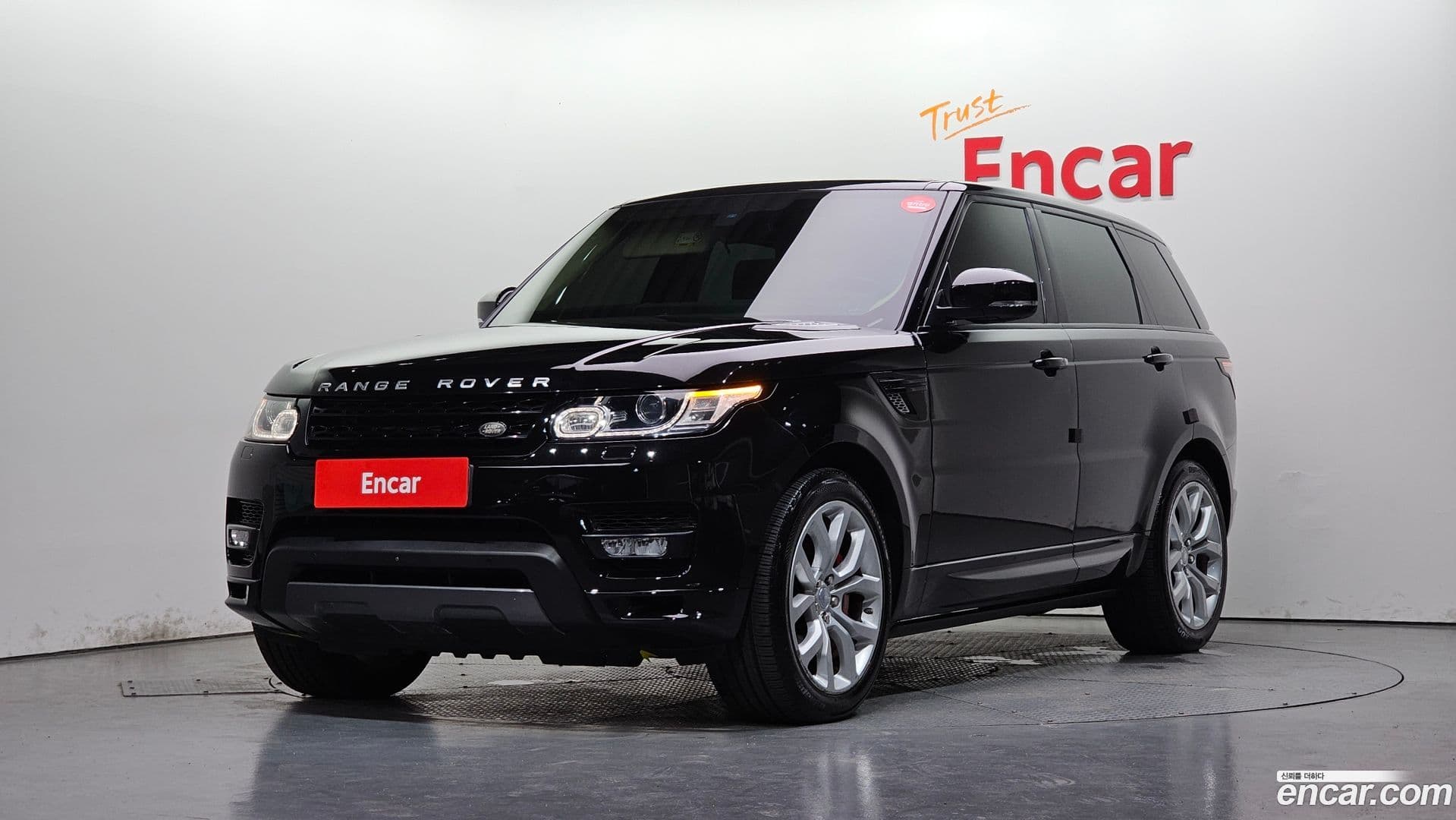 Main__Slider__Photo:Range Rover Sport Land Rover 2016.5-0