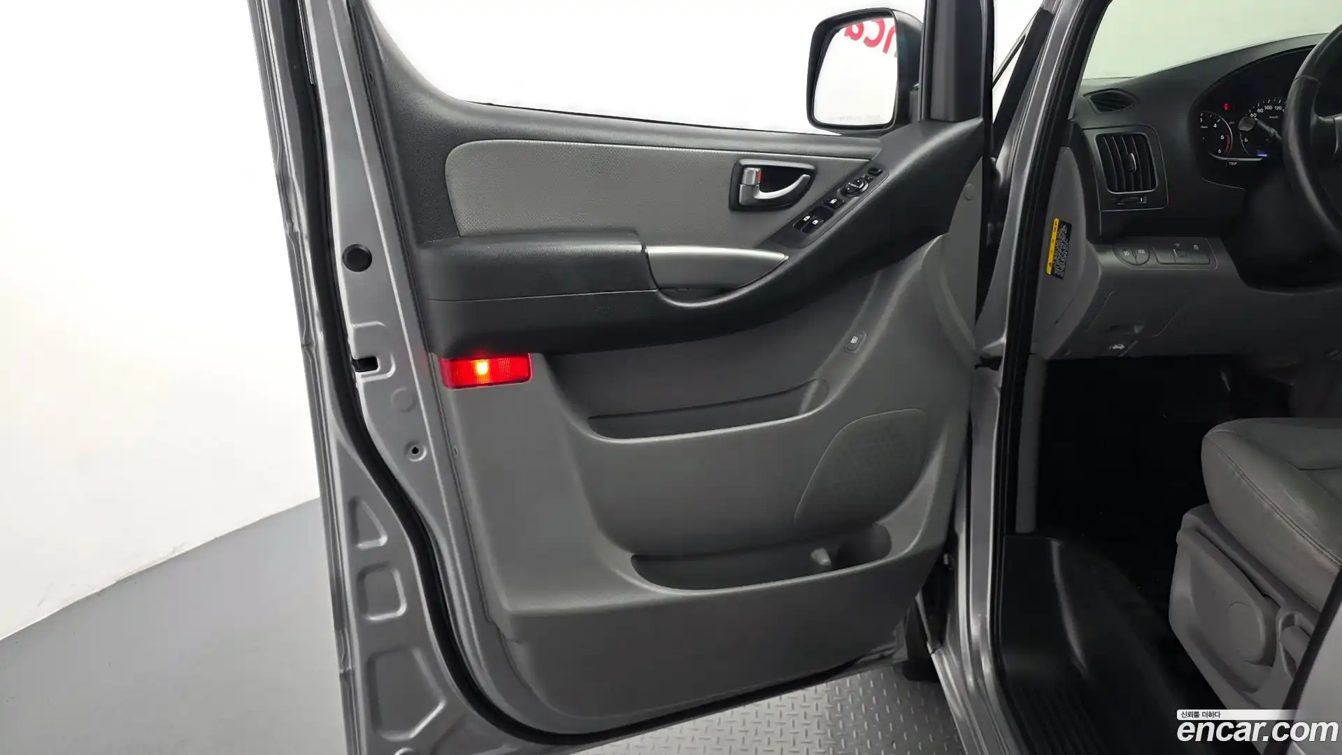 Starex Hyundai 2020.11-INNER-034
