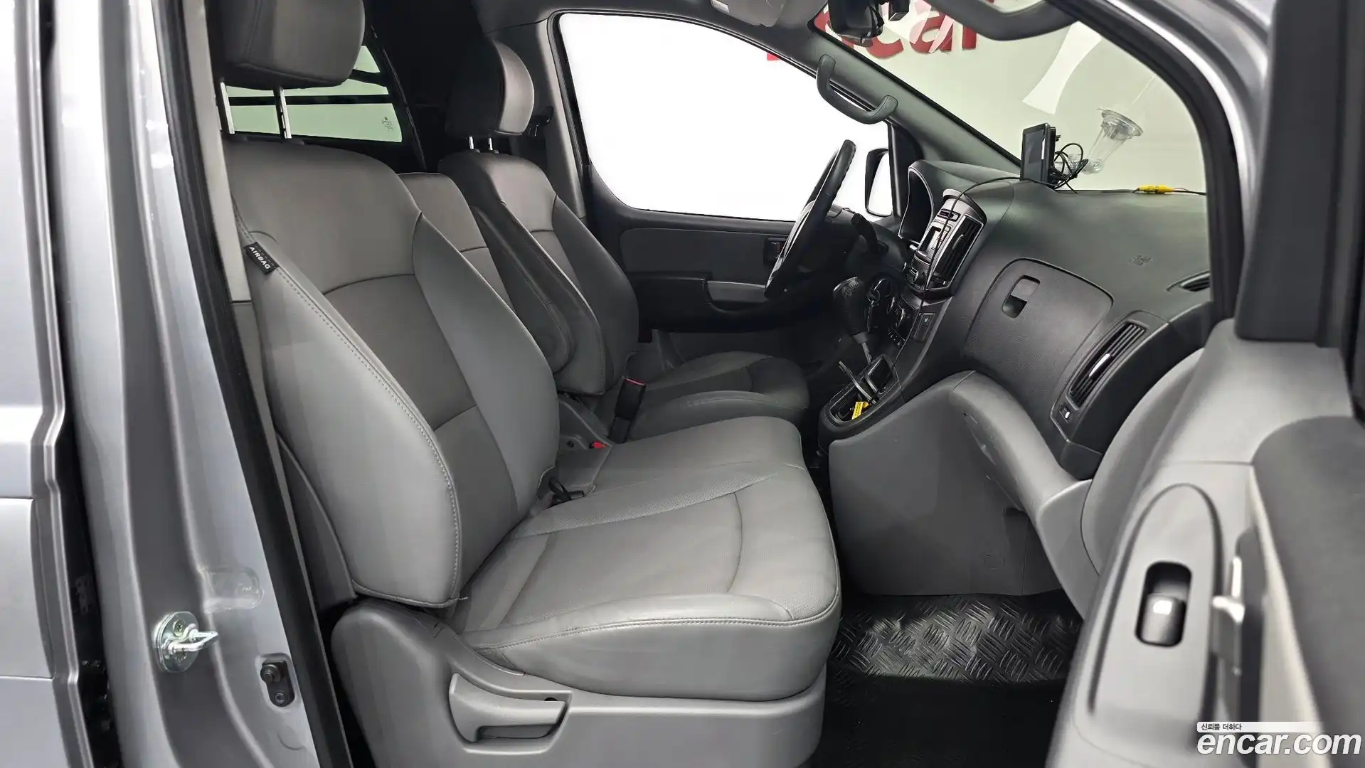 Starex Hyundai 2020.11-INNER-036