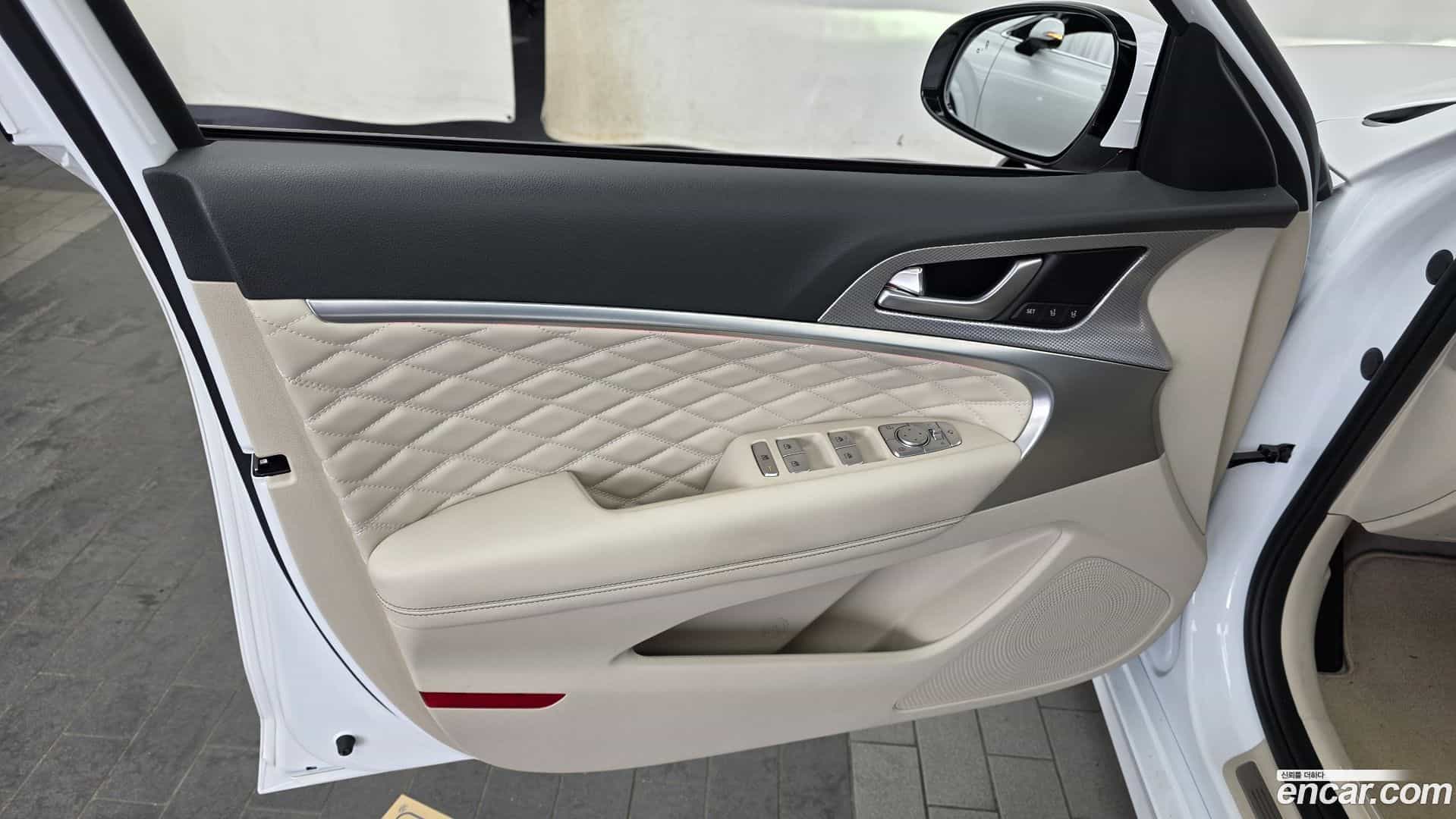 G70 Genesis 2023.2-INNER-034