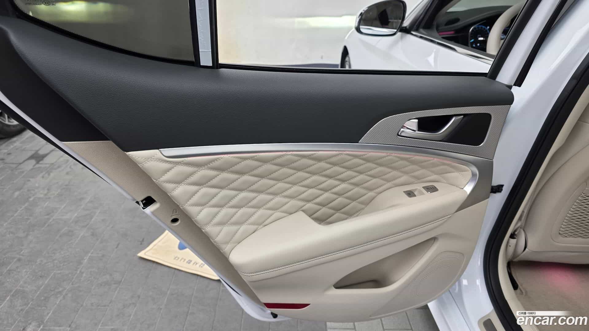 G70 Genesis 2023.2-INNER-035