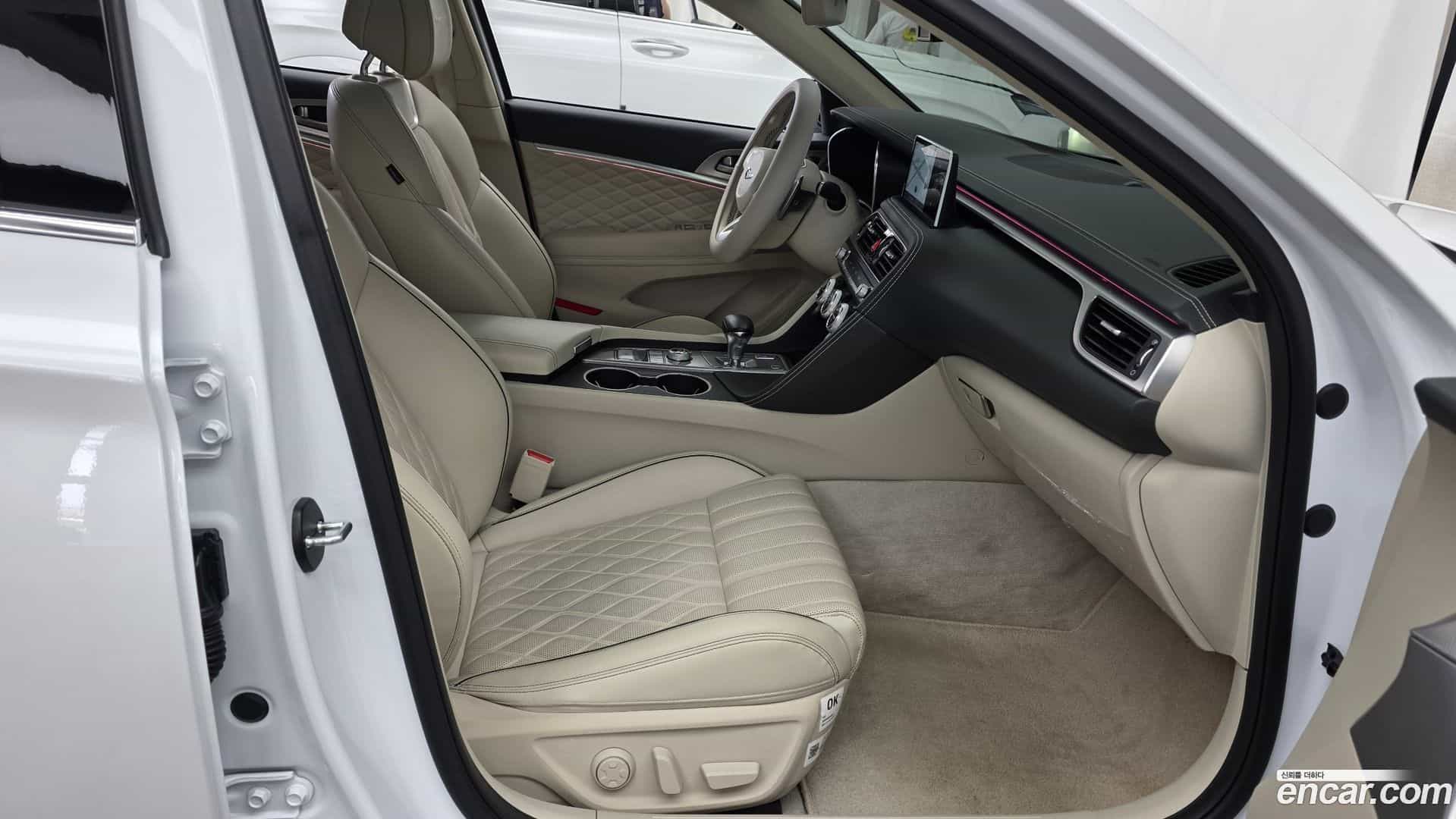 G70 Genesis 2023.2-INNER-036