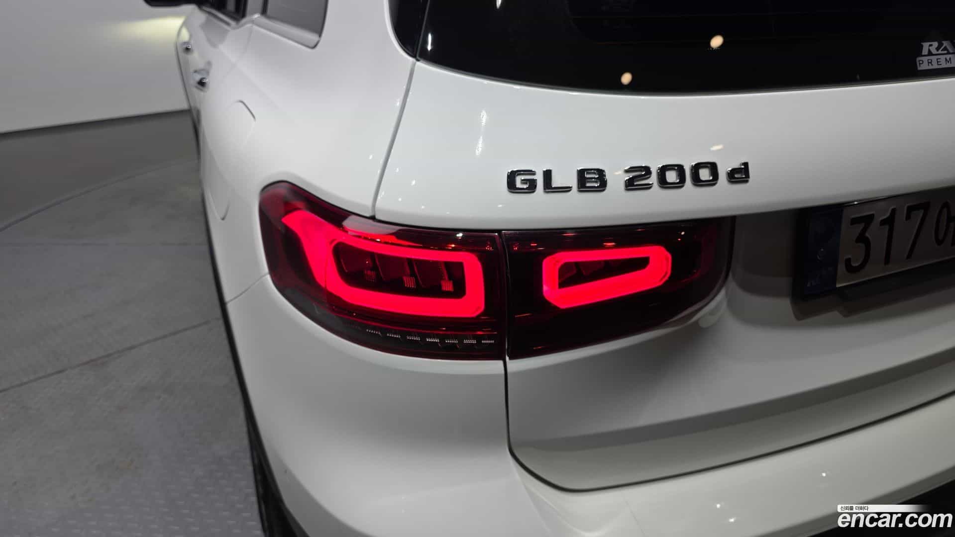 GLB-Class Mercedes-Benz 2021.9-OUTER-033