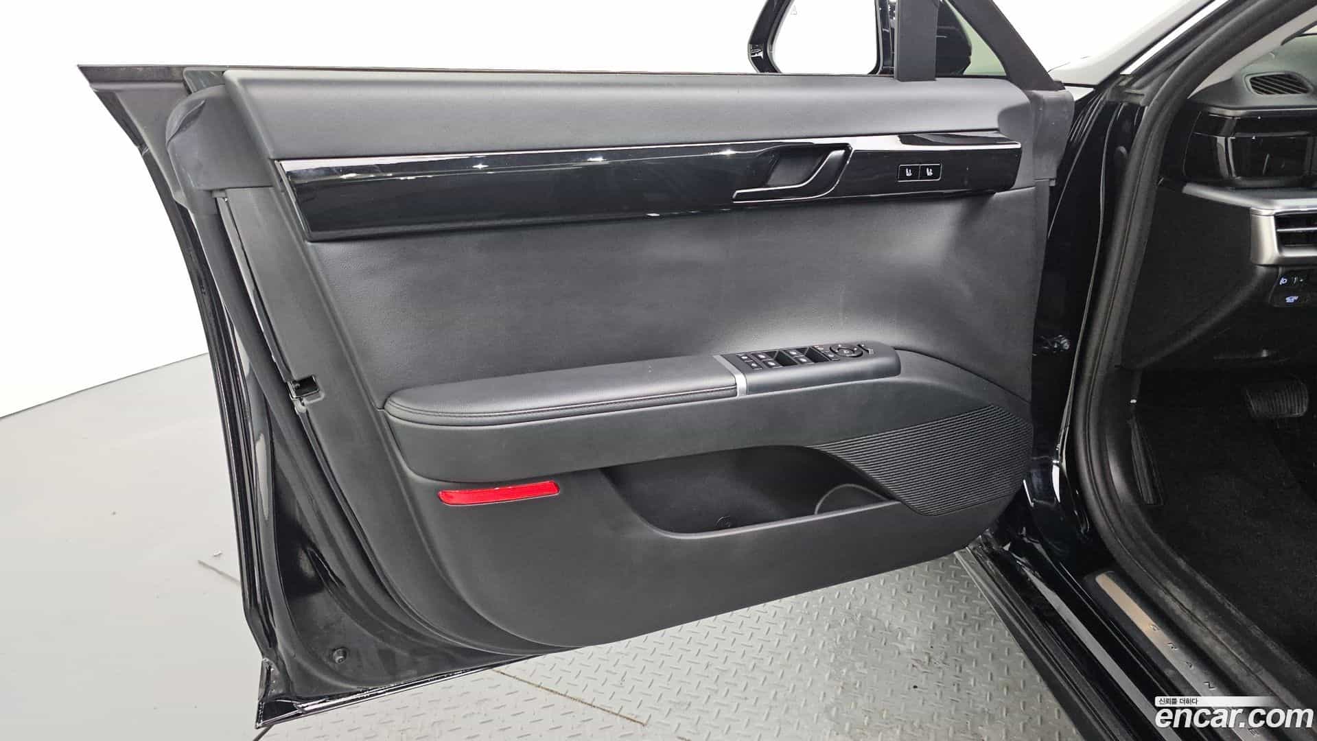 Grandeur Hyundai 2023.2-INNER-034