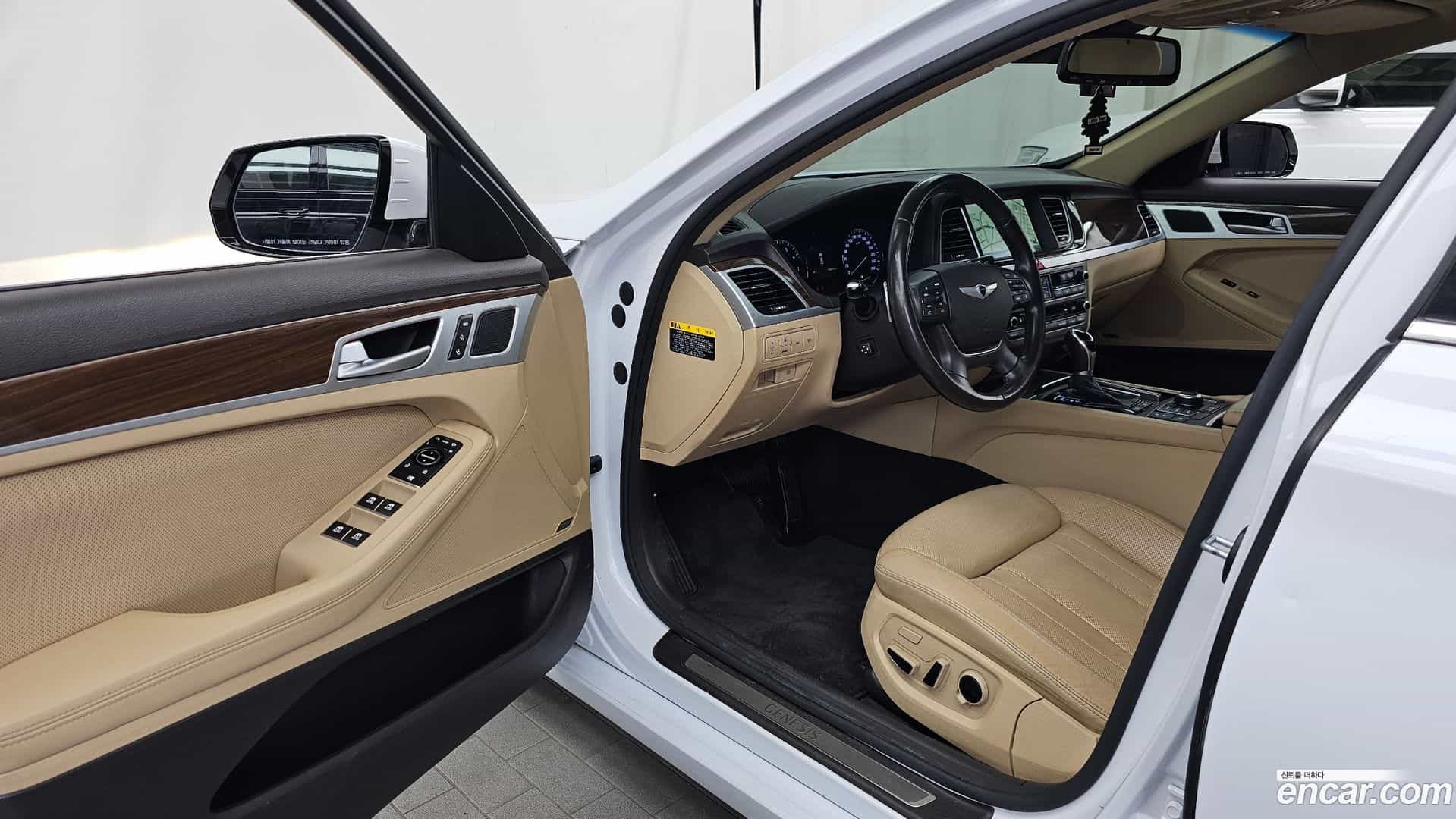 Genesis Hyundai 2014.11-INNER-010