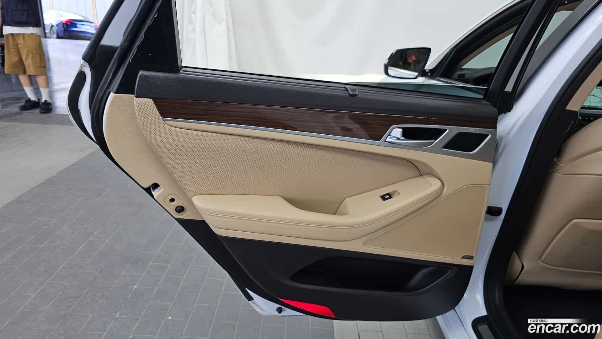 Genesis Hyundai 2014.11-INNER-035