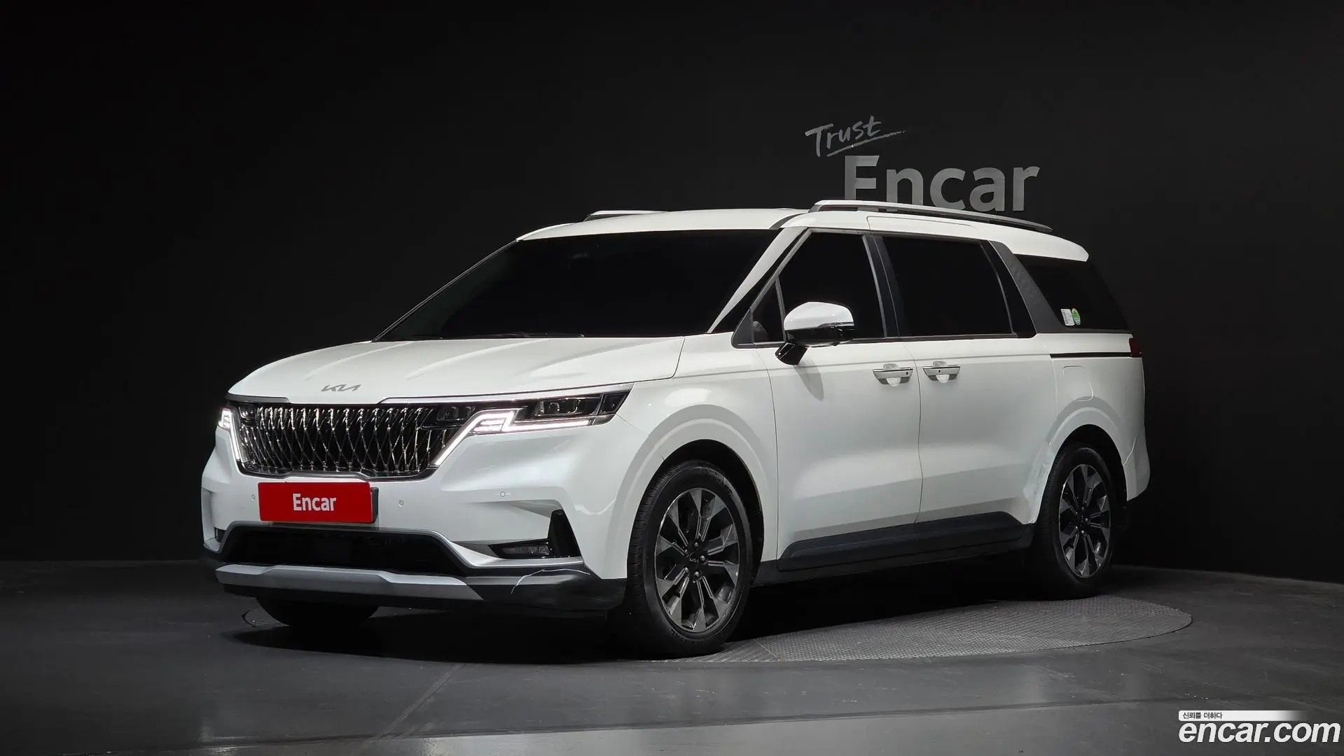 Main__Slider__Photo:Canival Kia 2022.11-0