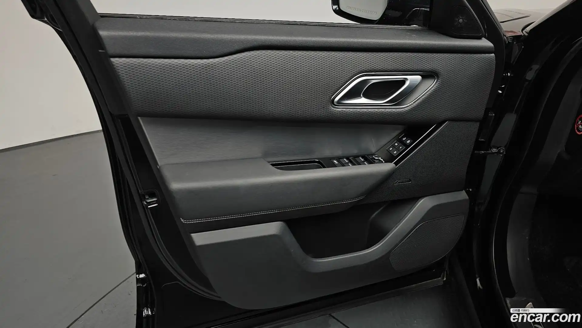 Range Rover Velar Land Rover 2022.1-INNER-034