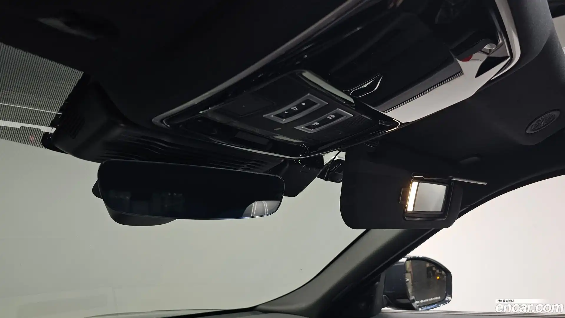 Range Rover Velar Land Rover 2022.1-OPTION-047