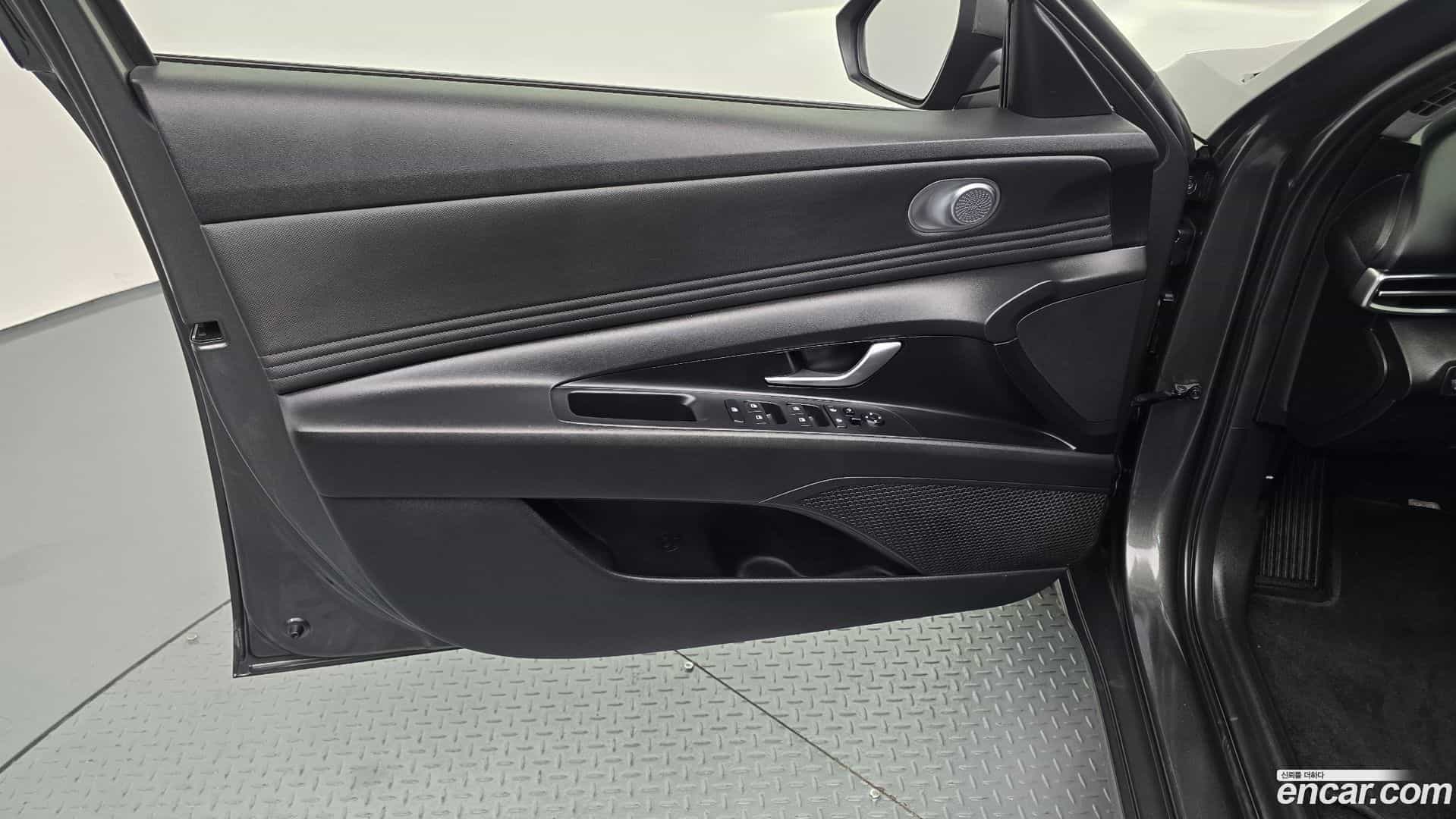 AVANTE Hyundai 2020.4-INNER-034