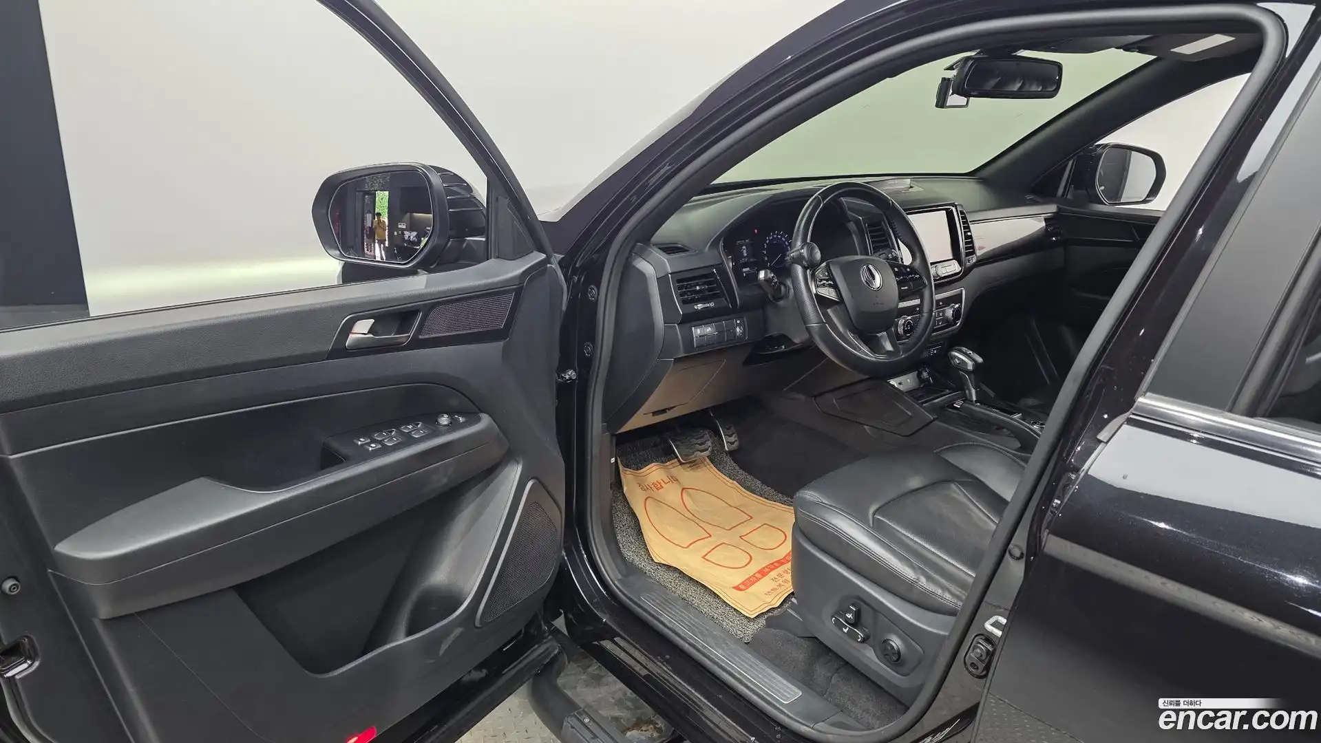 Rexton KG Mobility 2020.9-INNER-010