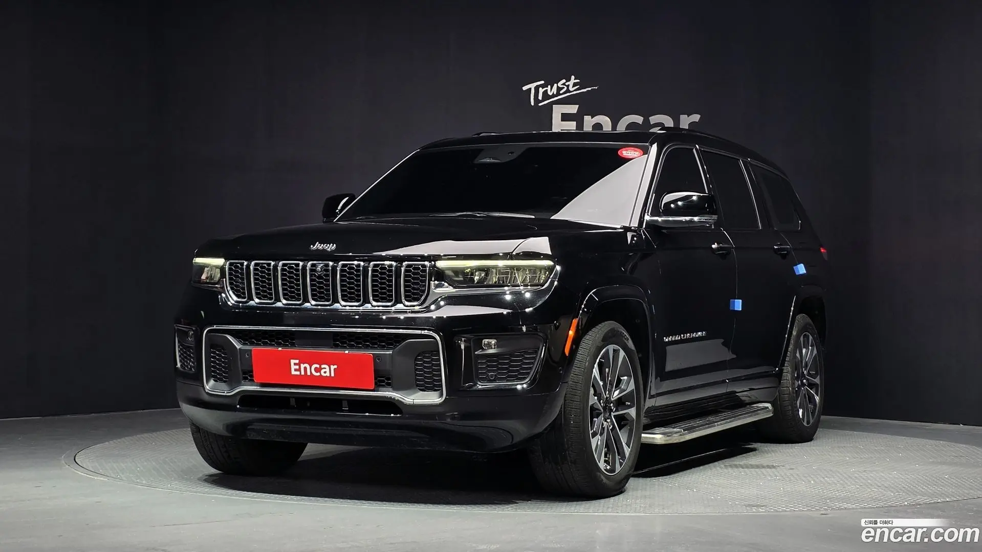 Main__Slider__Photo:Cherokee Jeep 2022.8-0