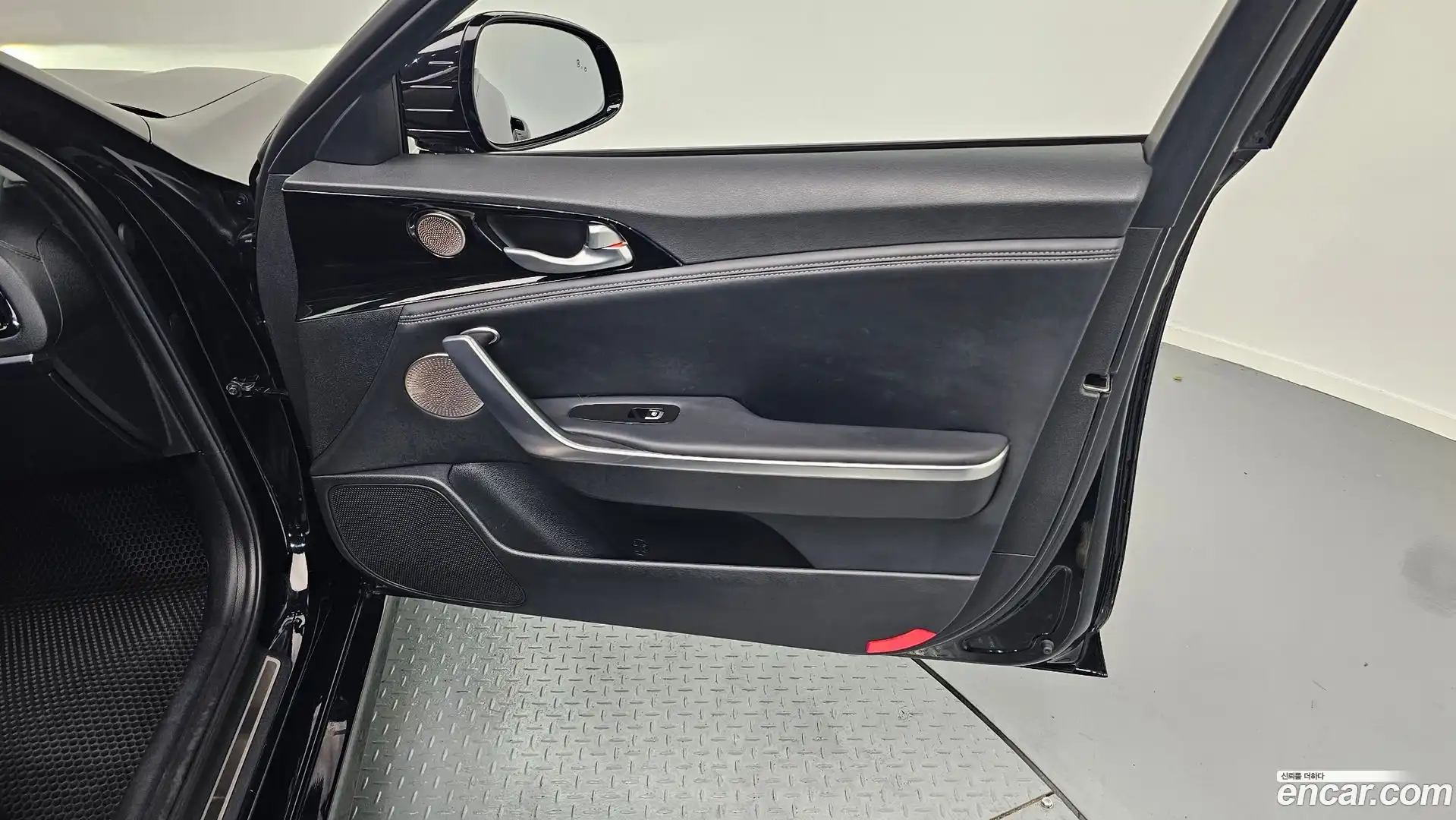 Stinger Kia 2018.3-INNER-034