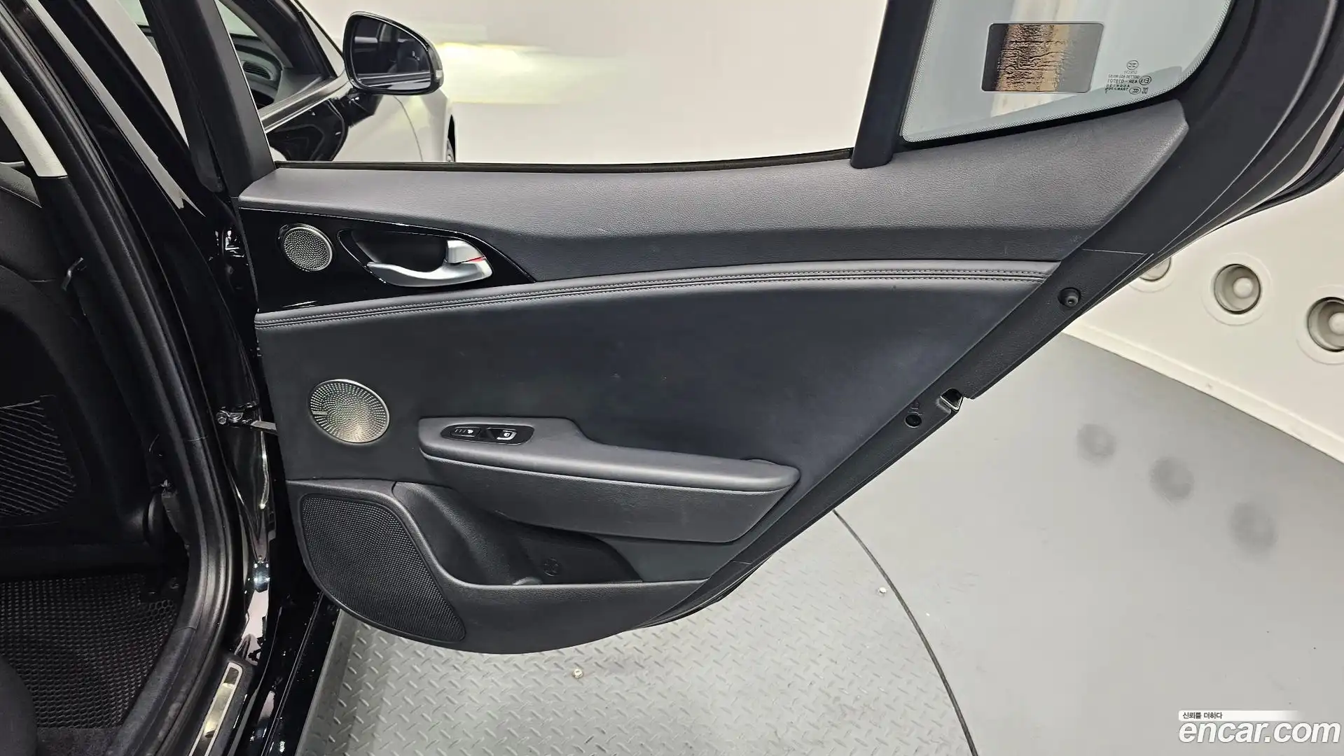 Stinger Kia 2018.3-INNER-035