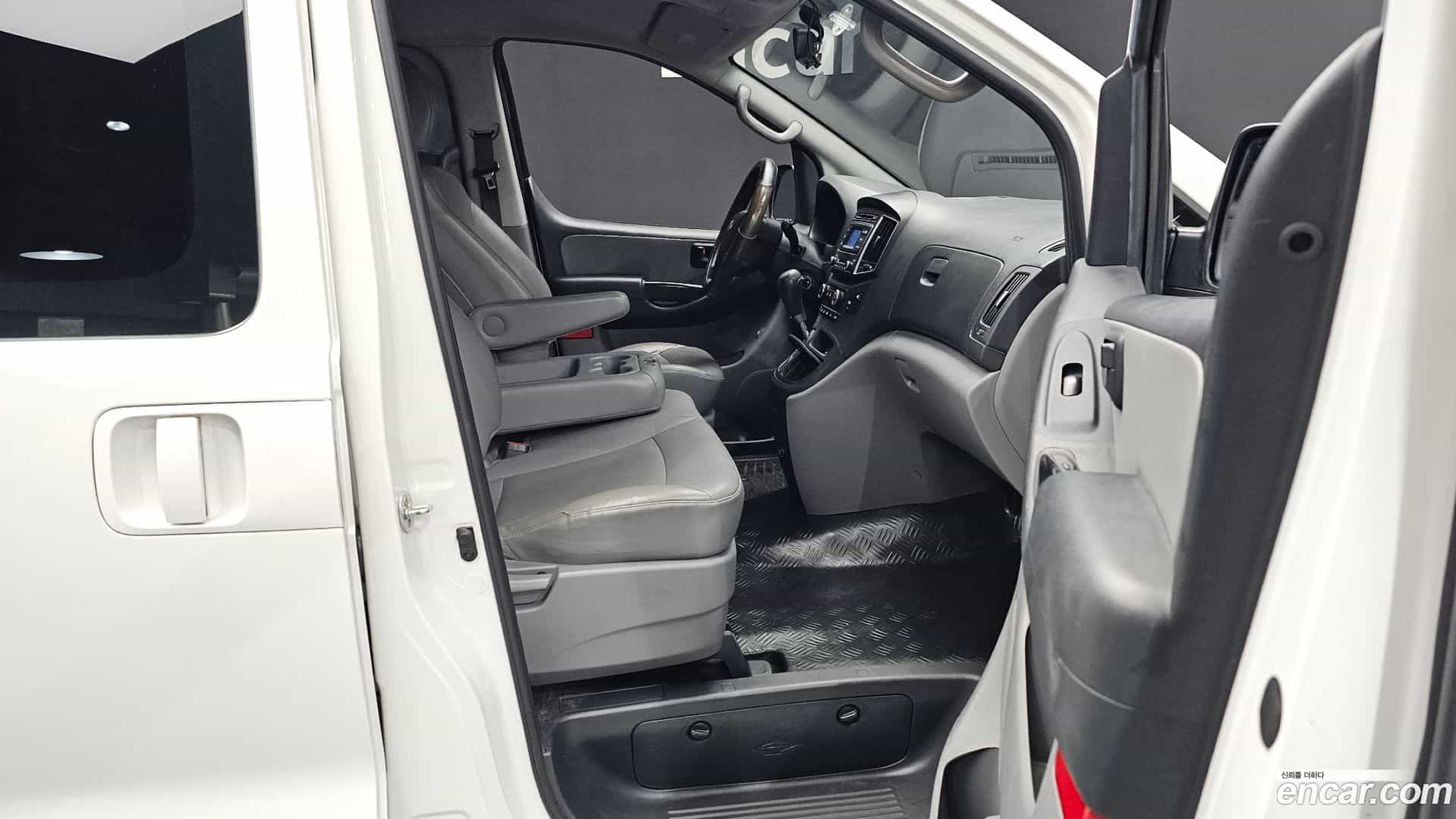 Starex Hyundai 2017.1-OPTION-015