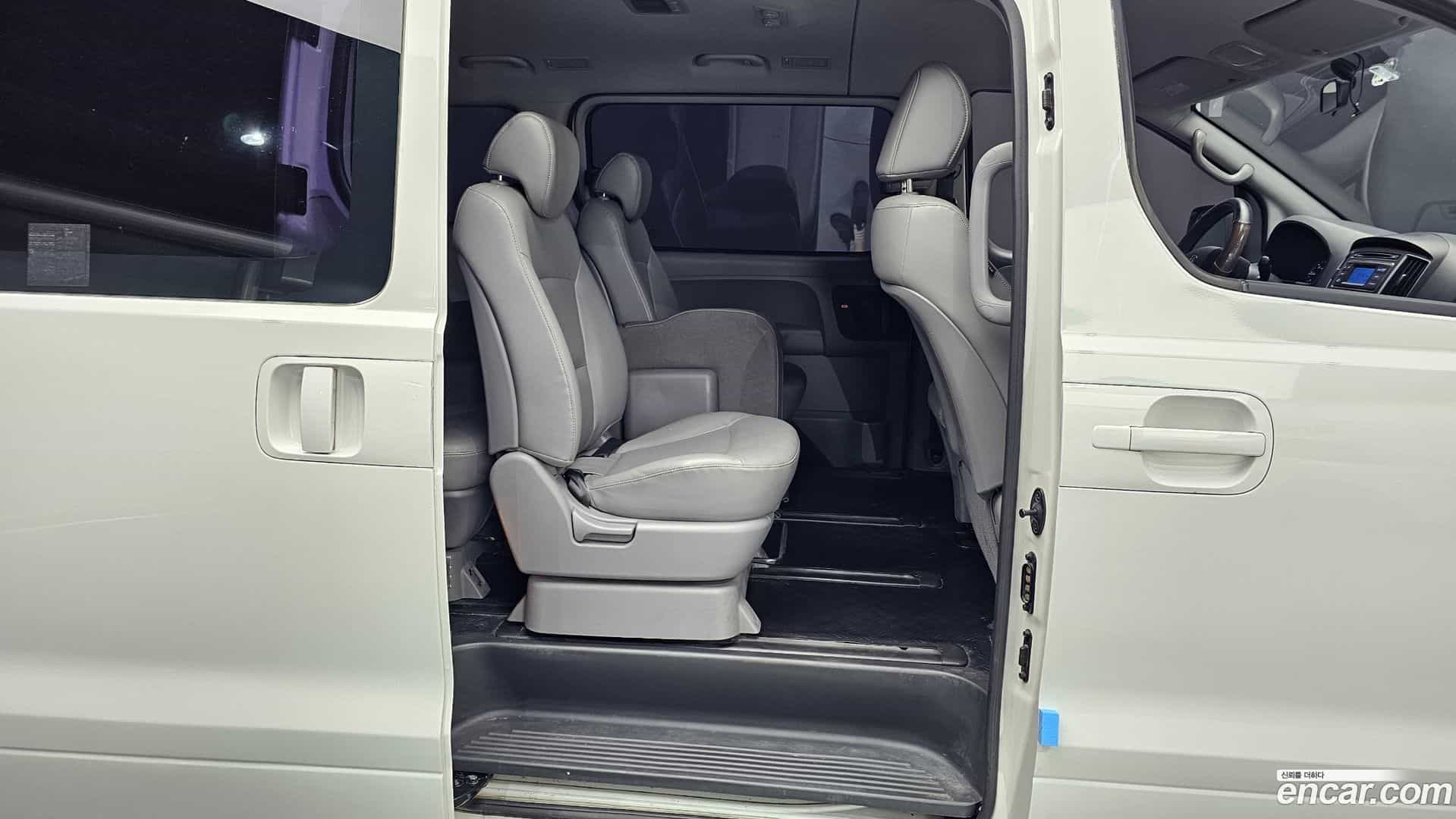 Starex Hyundai 2017.1-OPTION-016