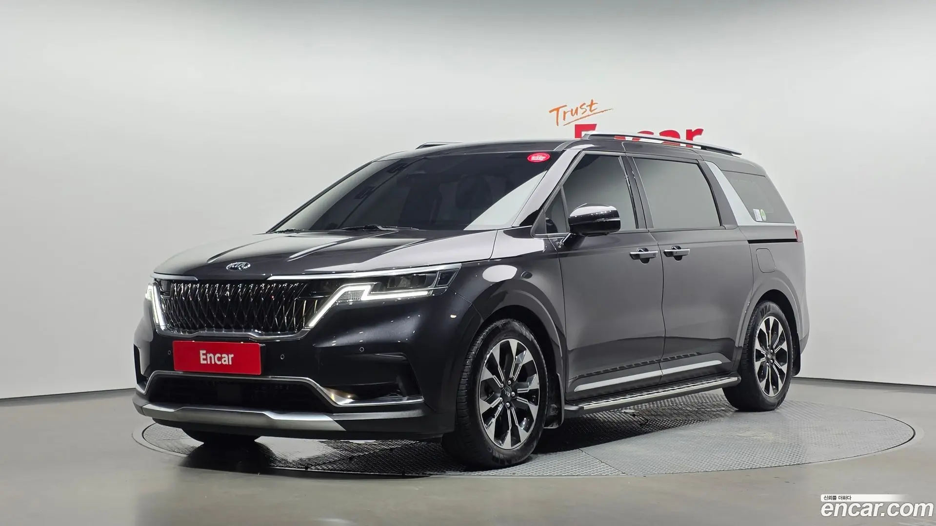 Main__Slider__Photo:Canival Kia 2021.5-0