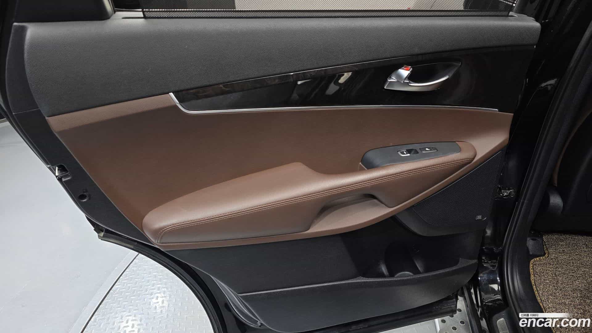 Sorento Kia 2016.6-INNER-035