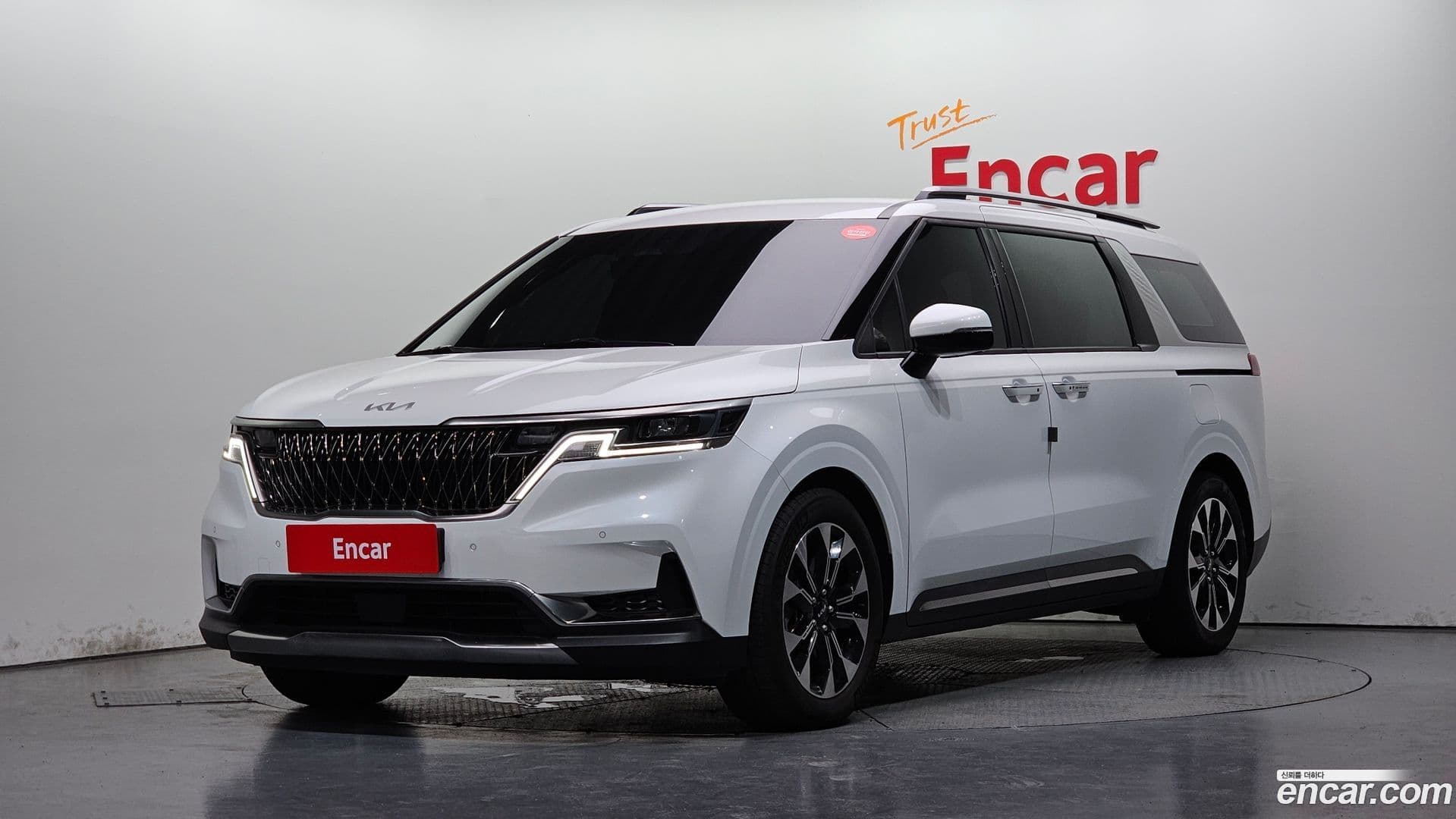 Main__Slider__Photo:Canival Kia 2023.5-0