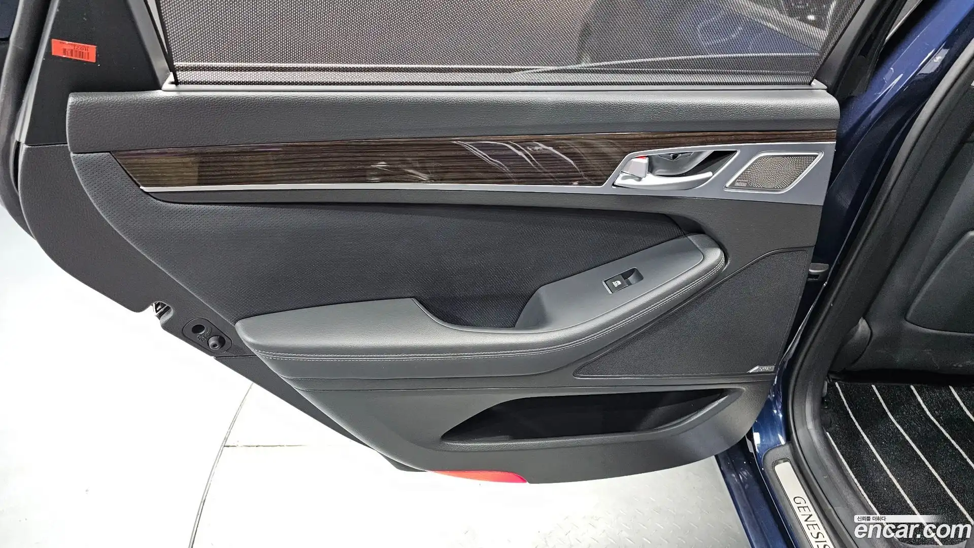 G80 Genesis 2018.0-INNER-035