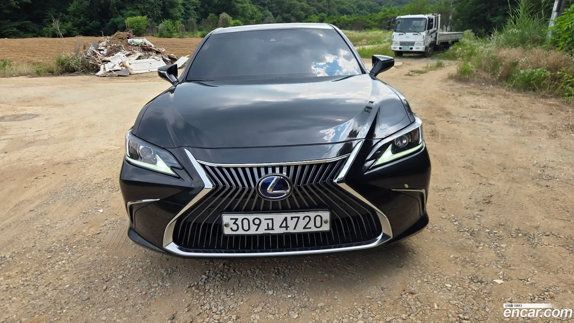 ES Lexus 2020.0-OUTER-001