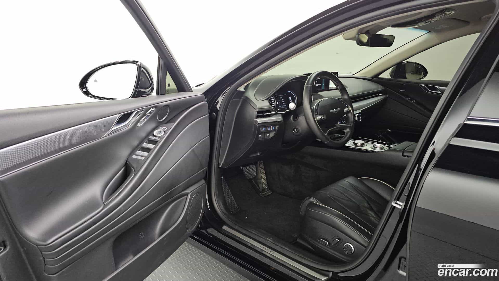 G80 Genesis 2023.3-INNER-010