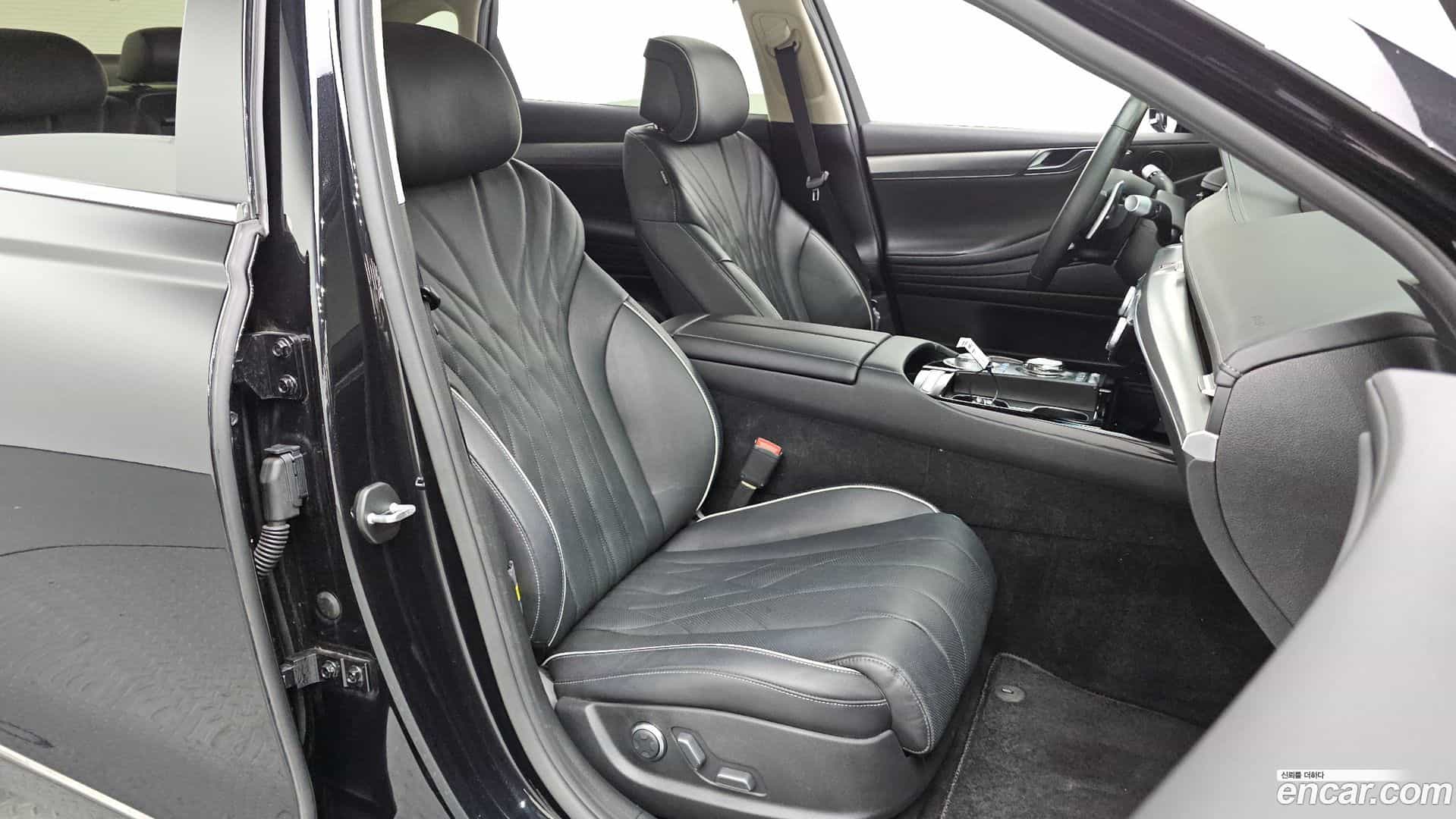 G80 Genesis 2023.3-INNER-036