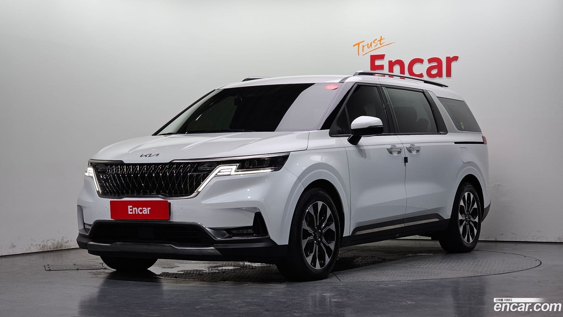 Main__Slider__Photo:Canival Kia 2022.6-0