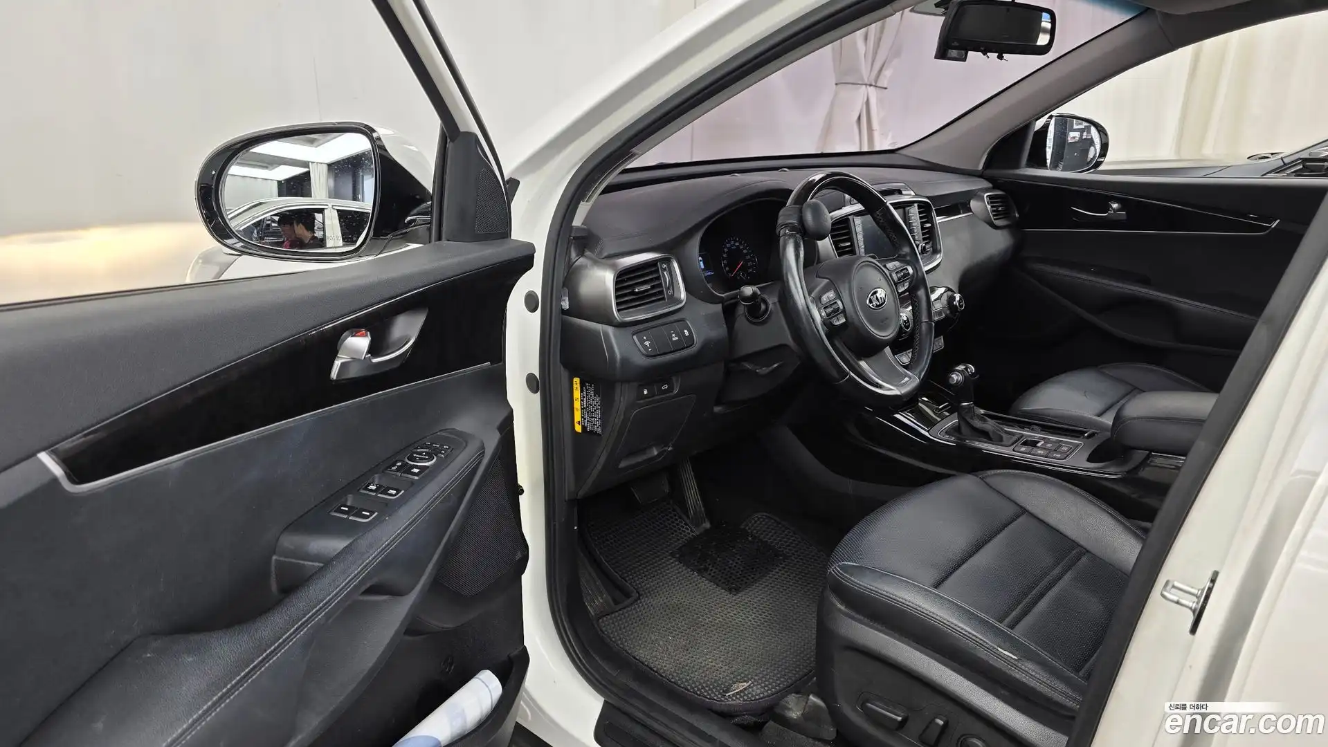Sorento Kia 2016.2-INNER-010