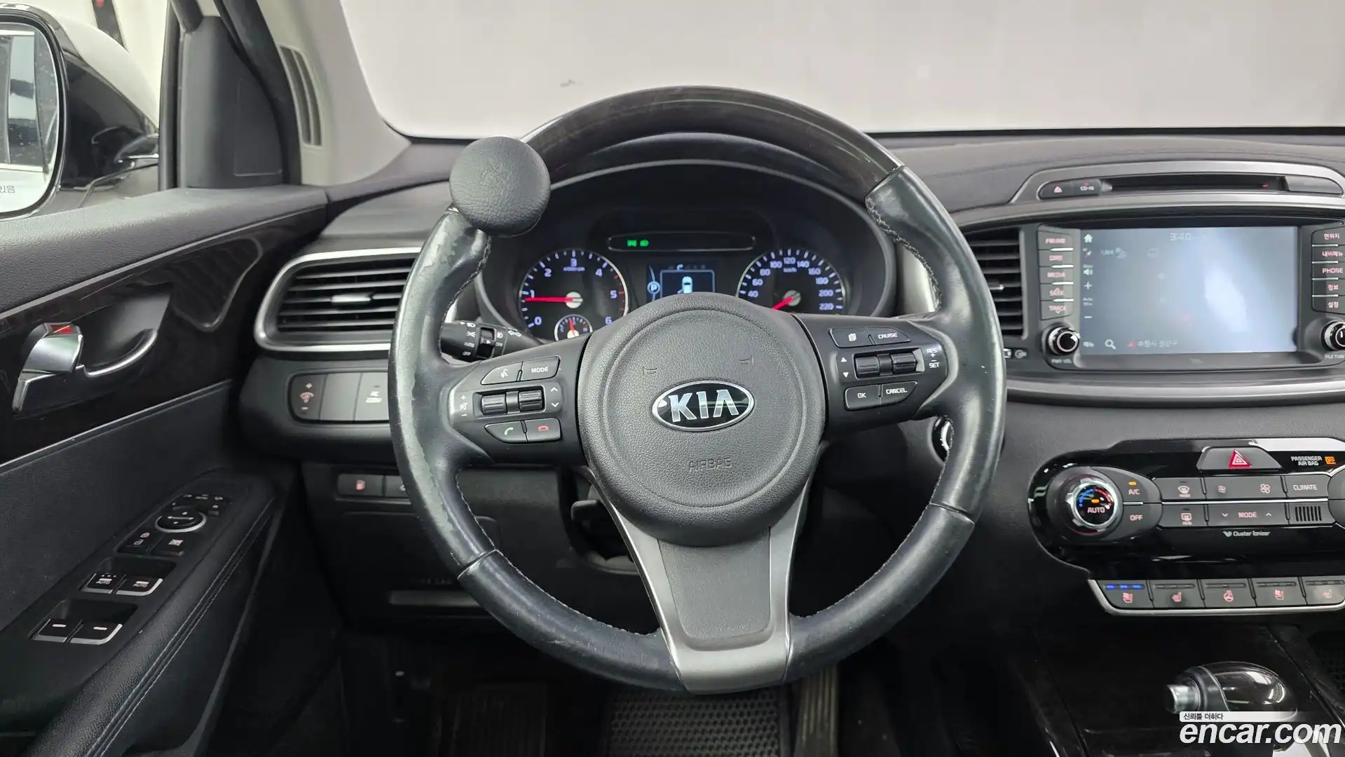 Sorento Kia 2016.2-OPTION-016